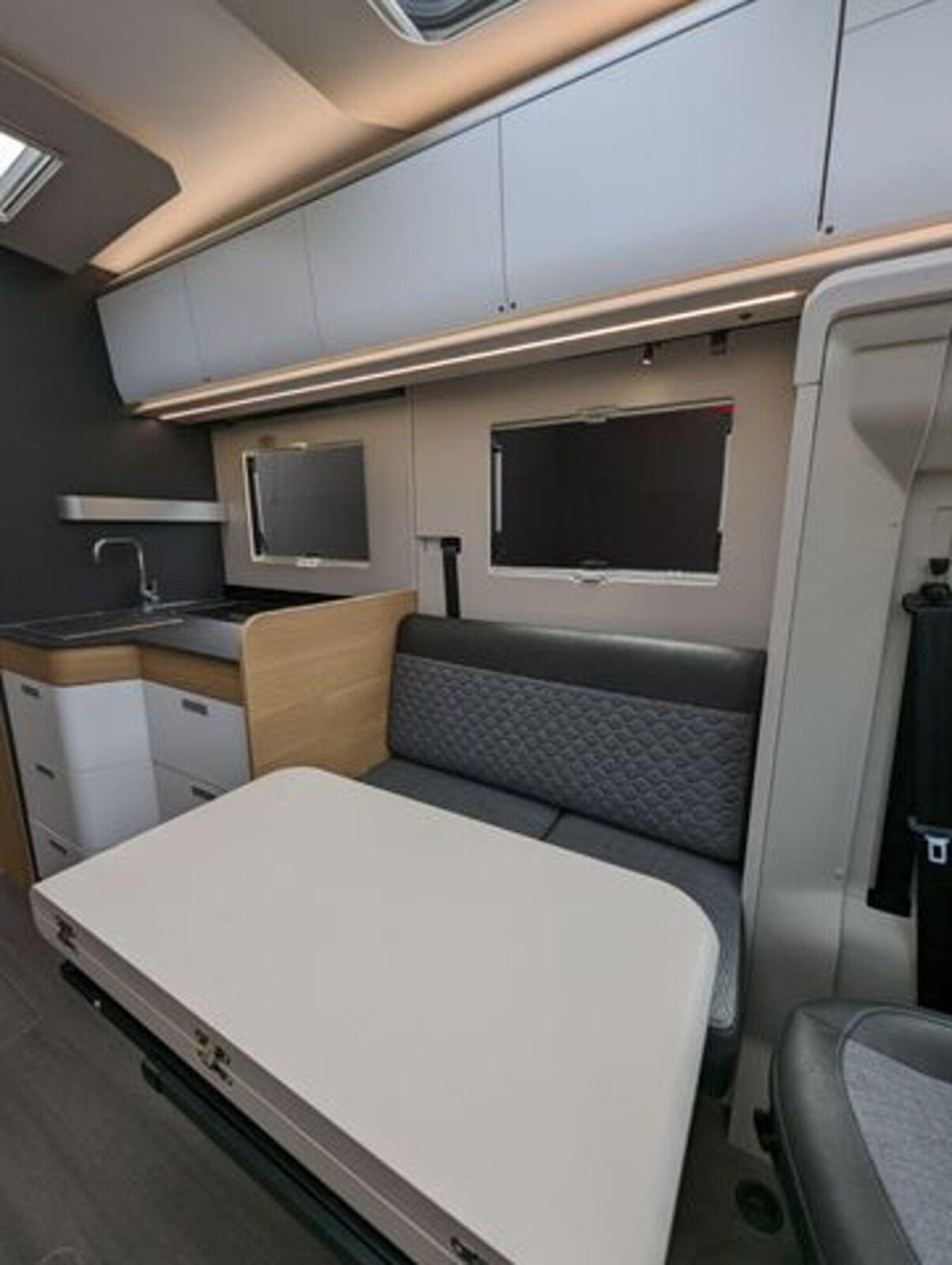 Wohnmobil Fiat Ducato Adria 670 DL Coral Plus mit 4 Sitzen und 3 Schlafplätzen