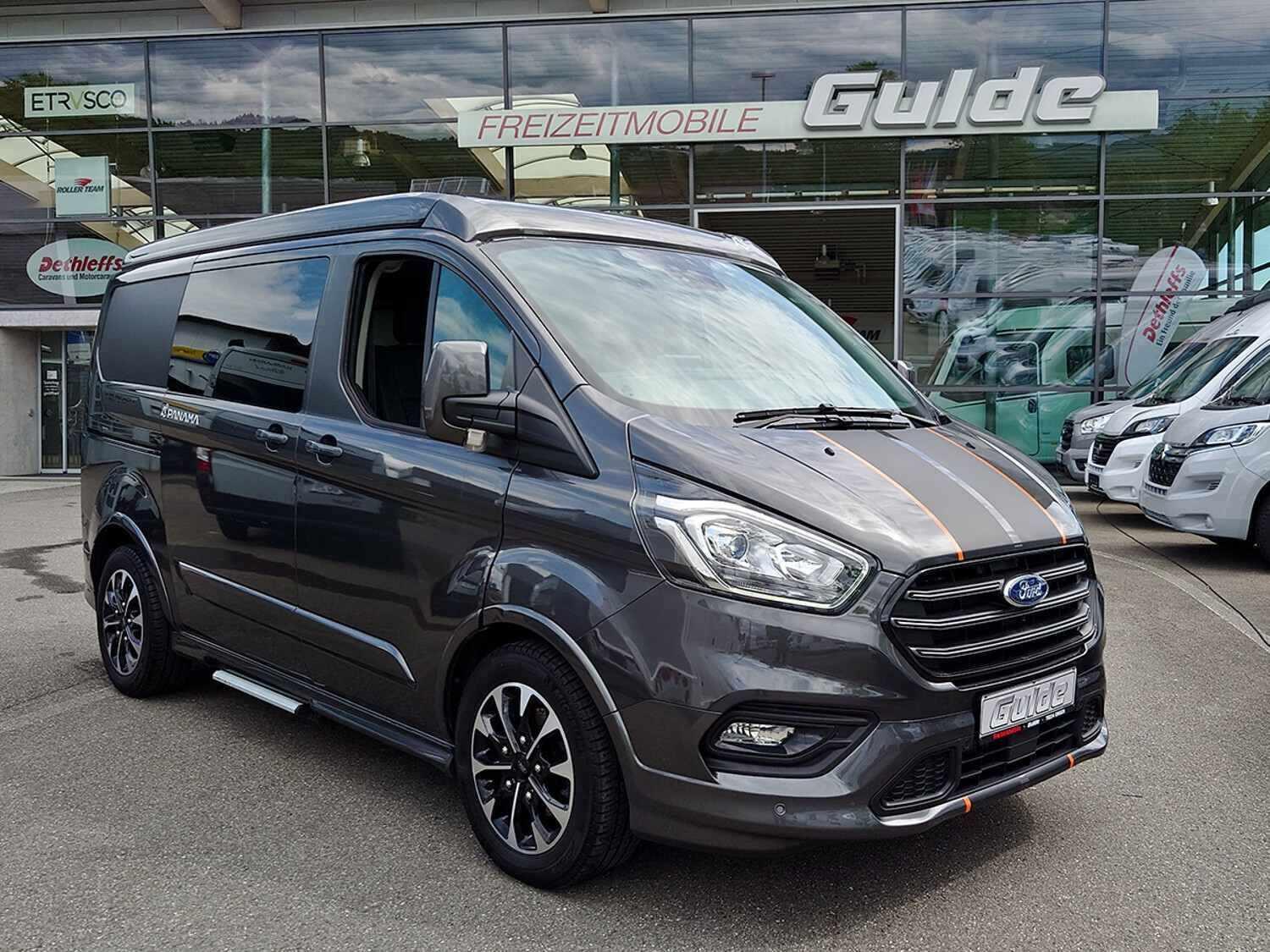 Wohnmobil Ford Transit Custom Panama 10S P mit 5 Sitzen und 4 Schlafplätzen