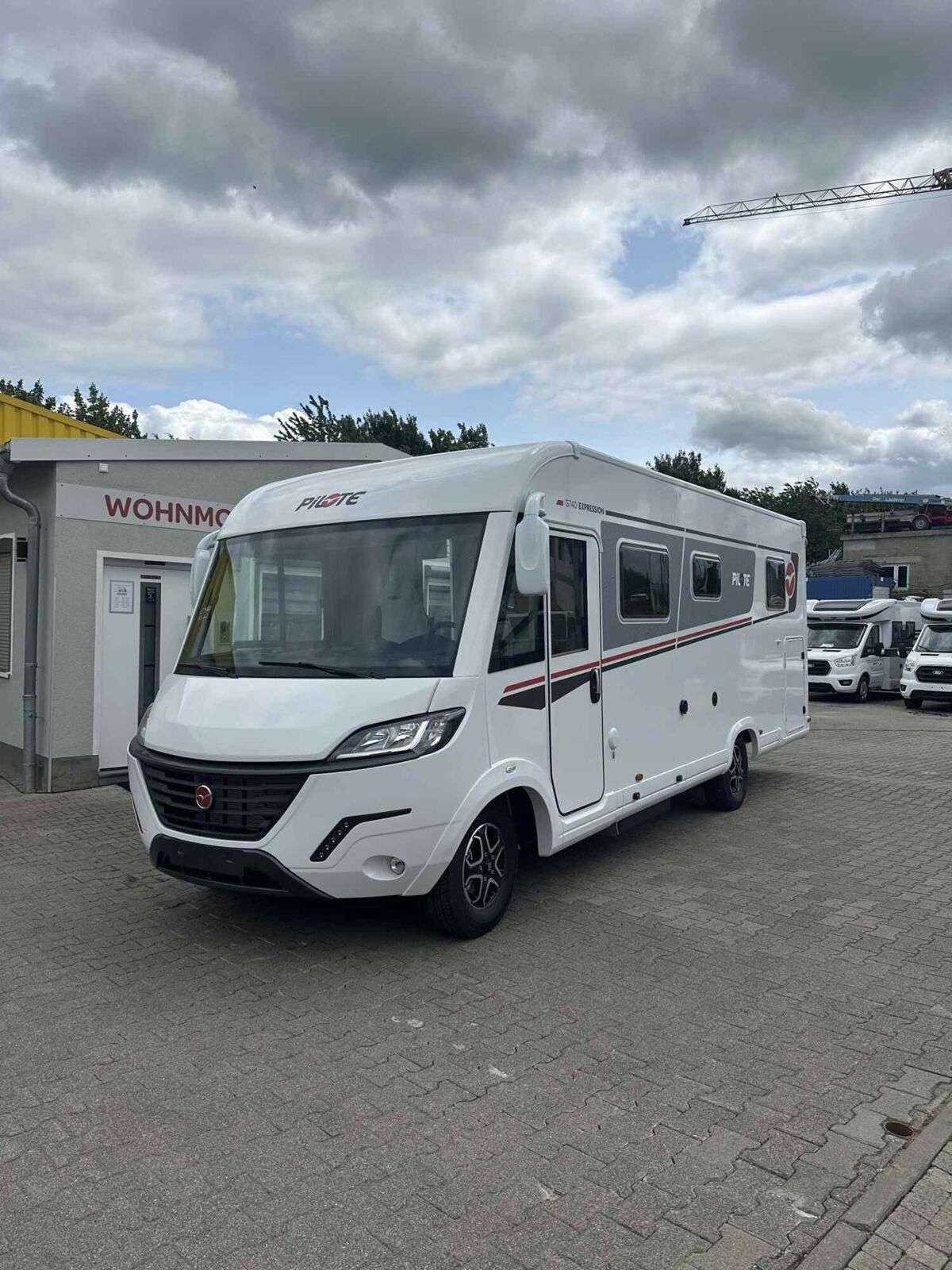 Wohnmobil Fiat Ducato Pilote G740FC Galaxy Expression mit 4 Sitzen und 4 Schlafplätzen
