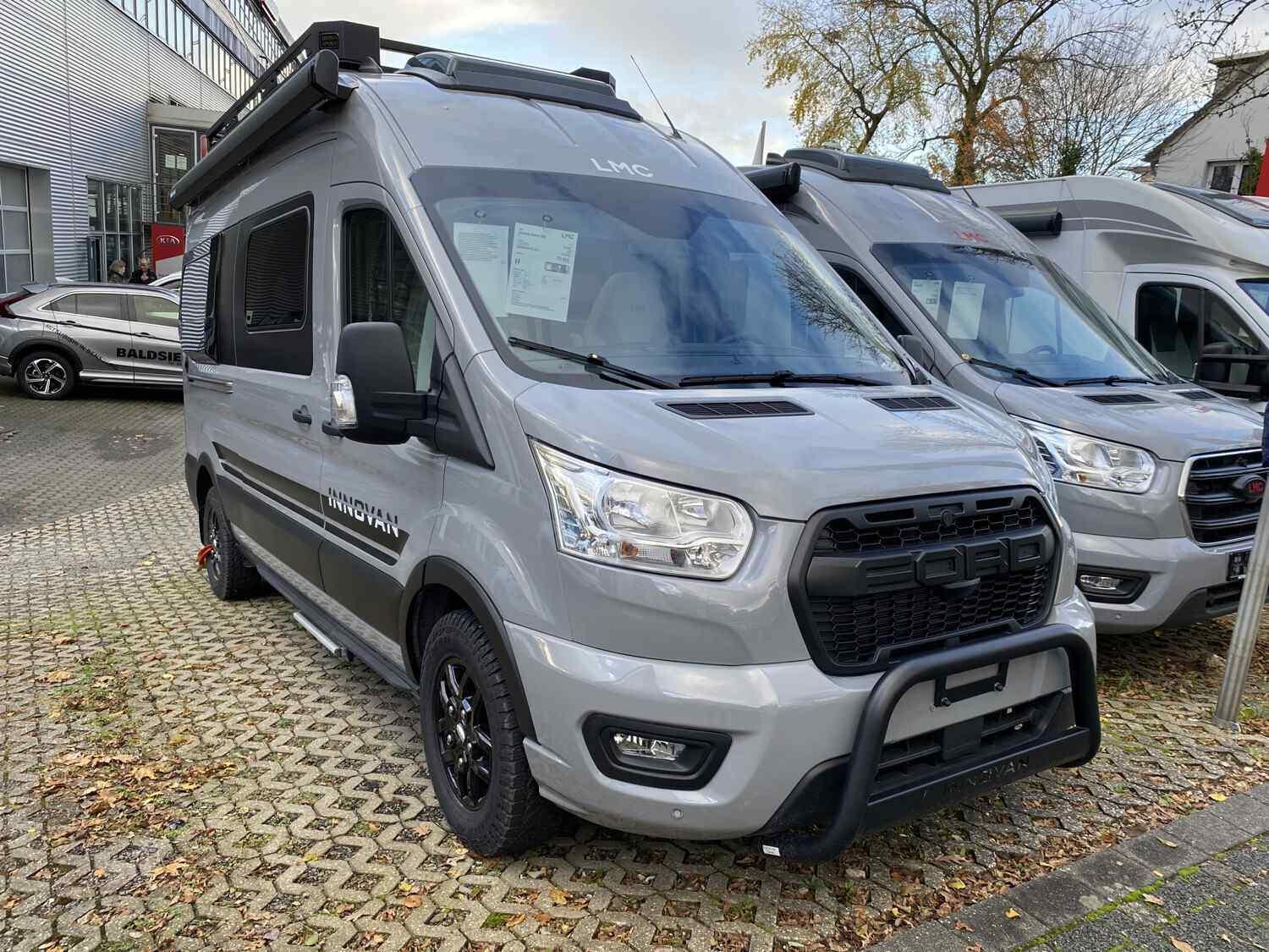 Wohnmobil Ford Transit LMC 590 Innovan Active mit 4 Sitzen und 3 Schlafplätzen