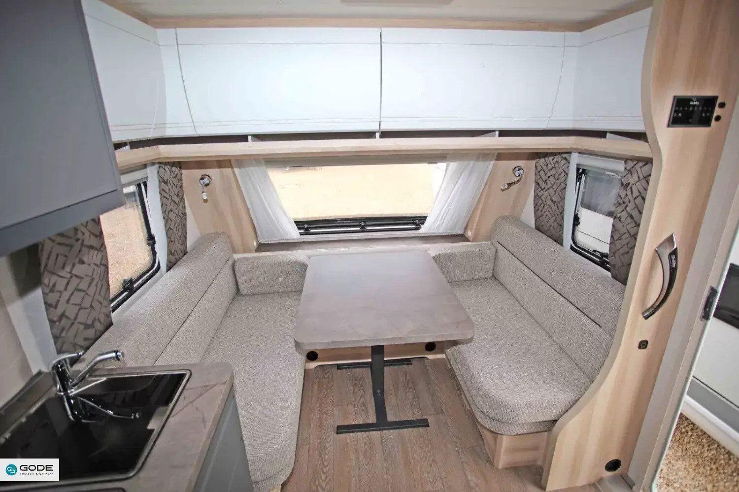 Wohnwagen Hobby 495 WFB De Luxe mit 4 Schlafplätzen