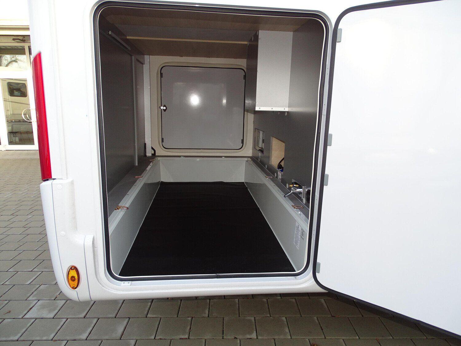 Wohnmobil Rapido 866F Serie 8F mit 4 Sitzen und 4 Schlafplätzen