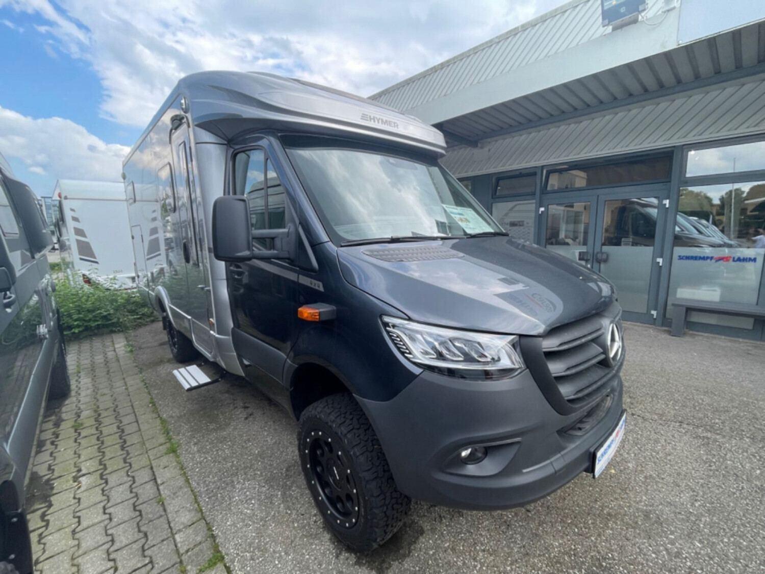 Wohnmobil Hymer 580 ML-T mit 4 Sitzen und 3 Schlafplätzen