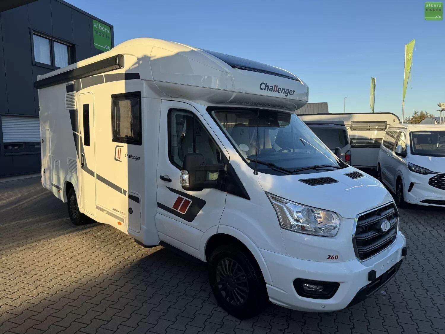 Wohnmobil Ford Transit Custom Challenger 260 Break Edition Teilintegriert mit 4 Sitzen und 4 Schlafplätzen