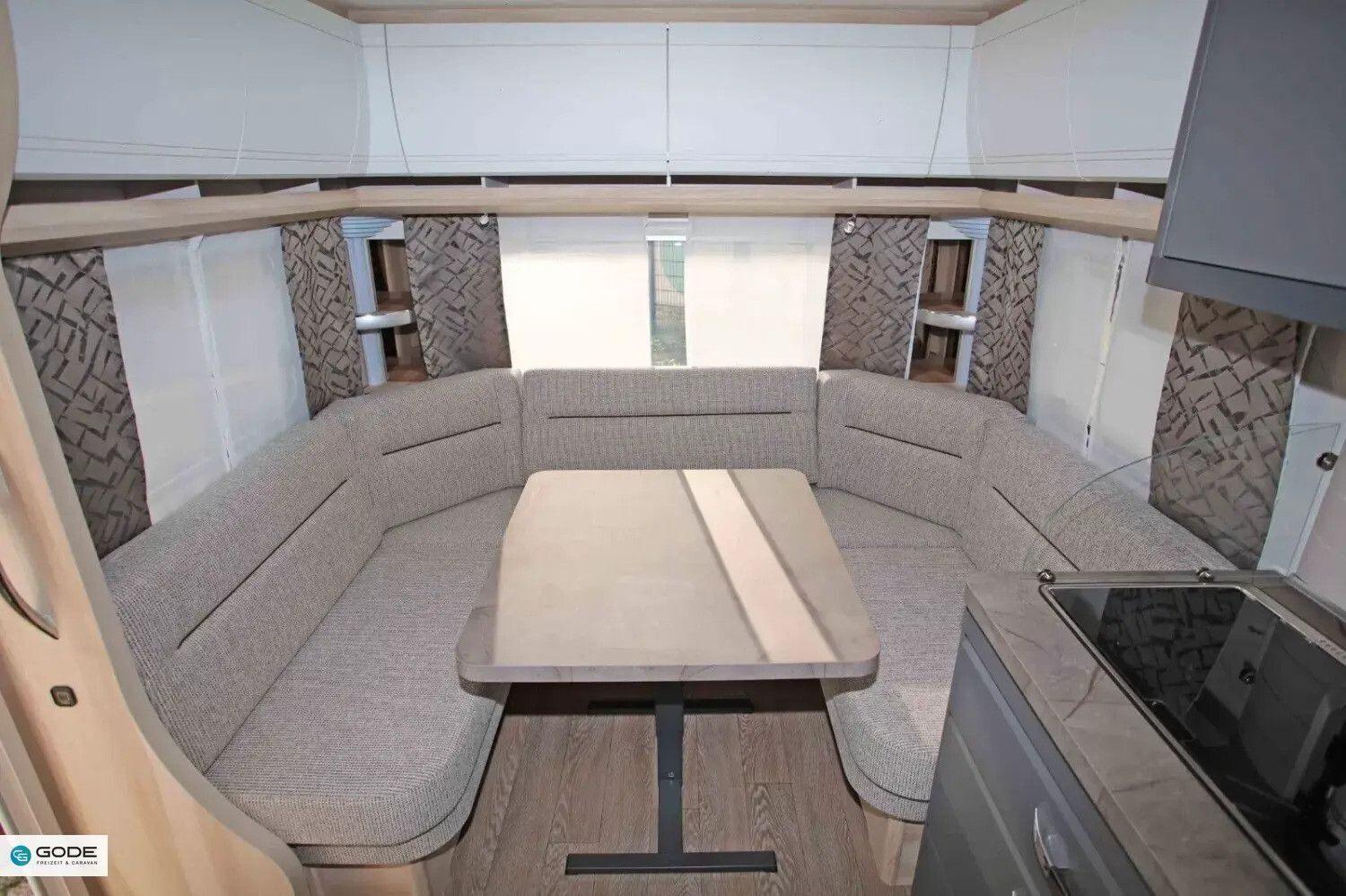 Wohnwagen Hobby 540 UL De Luxe mit 4 Schlafplätzen