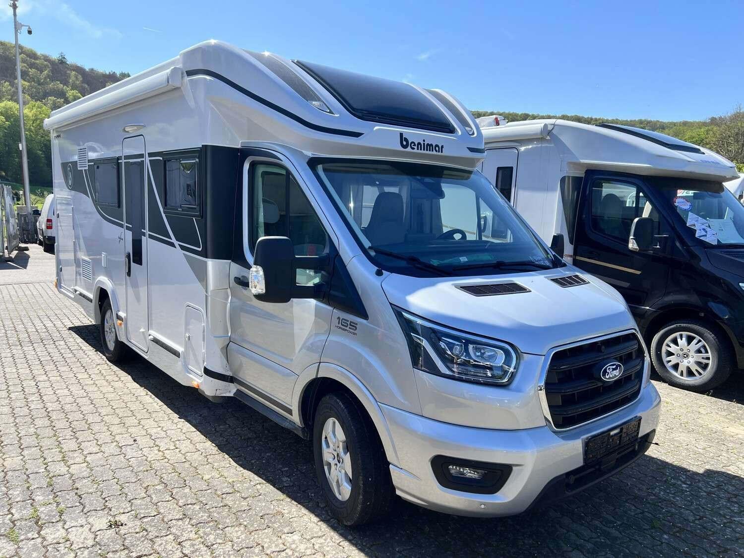 Wohnmobil Ford Transit Benimar 444 T25 Tessoro mit 4 Sitzen und 5 Schlafplätzen