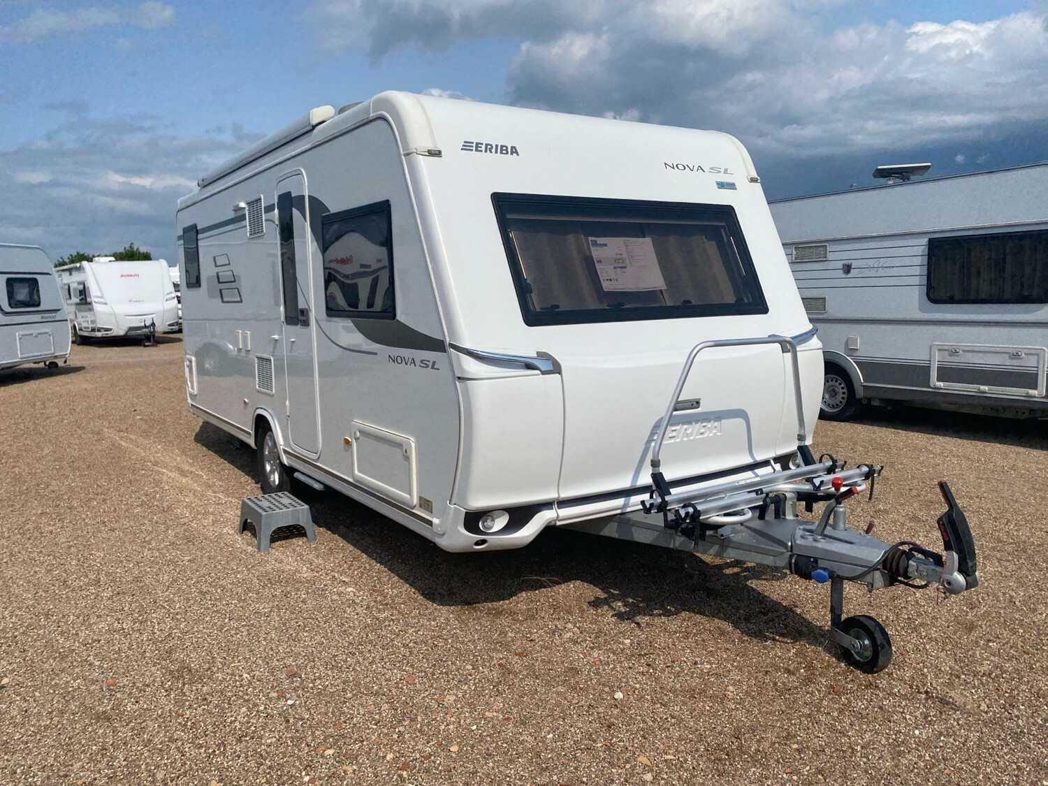 Wohnwagen Eriba 545 Nova SL mit 4 Sitzen und 4 Schlafplätzen