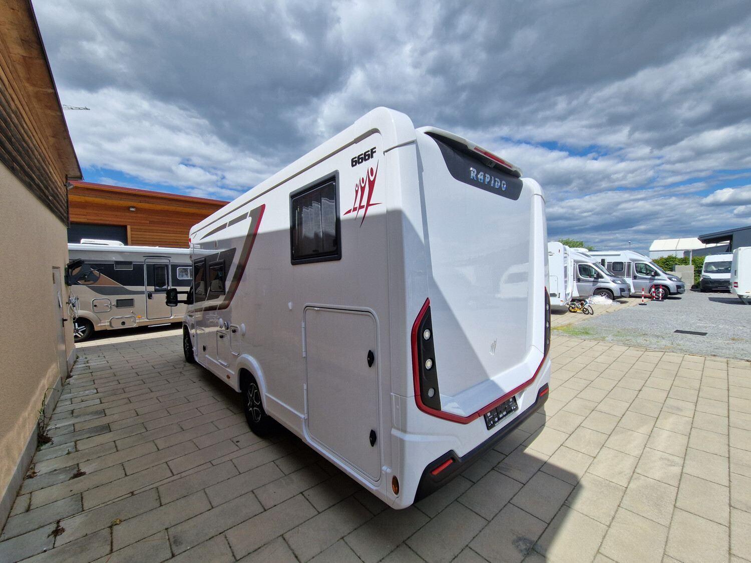 Wohnmobil Fiat Ducato Rapido 666F Serie 6F mit 4 Sitzen und 2 Schlafplätzen