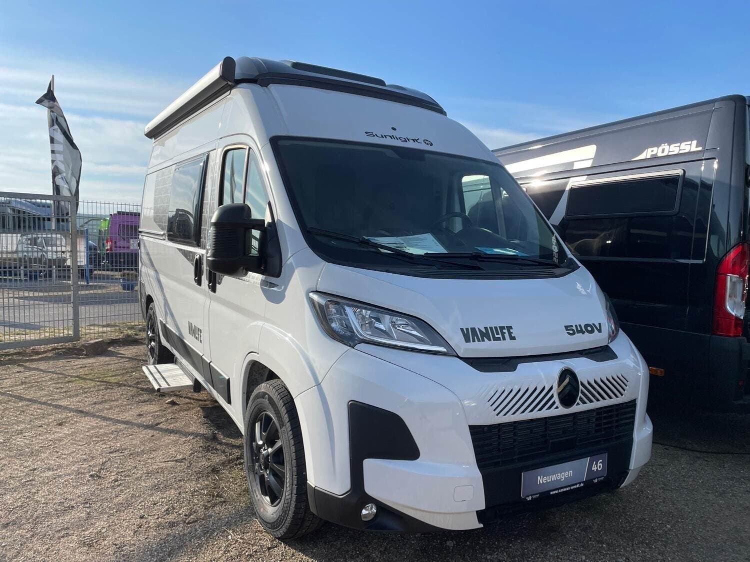 Wohnmobil Fiat Ducato Sunlight 640 Cliff X mit 4 Sitzen und 2 Schlafplätzen