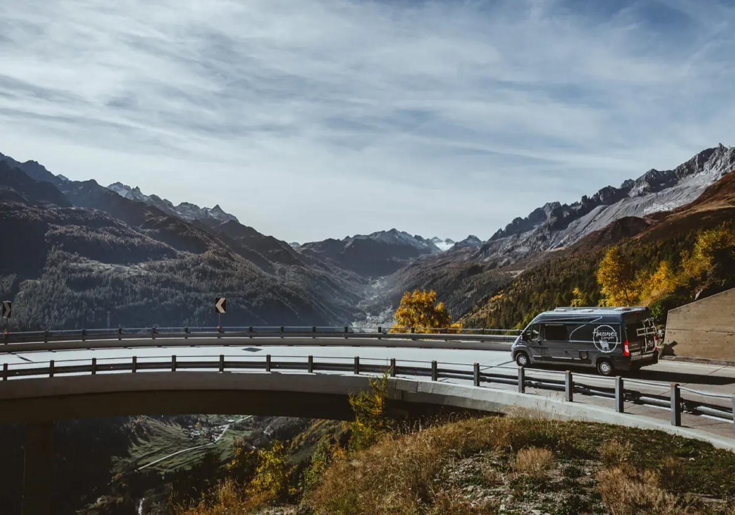 Dealer Header