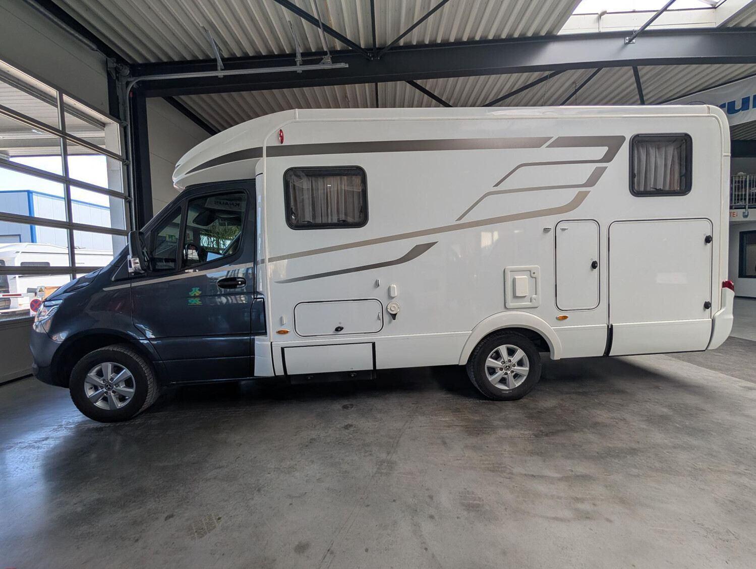 Wohnmobil Mercedes Sprinter Hymer 580 ML-T mit 4 Sitzen und 2 Schlafplätzen