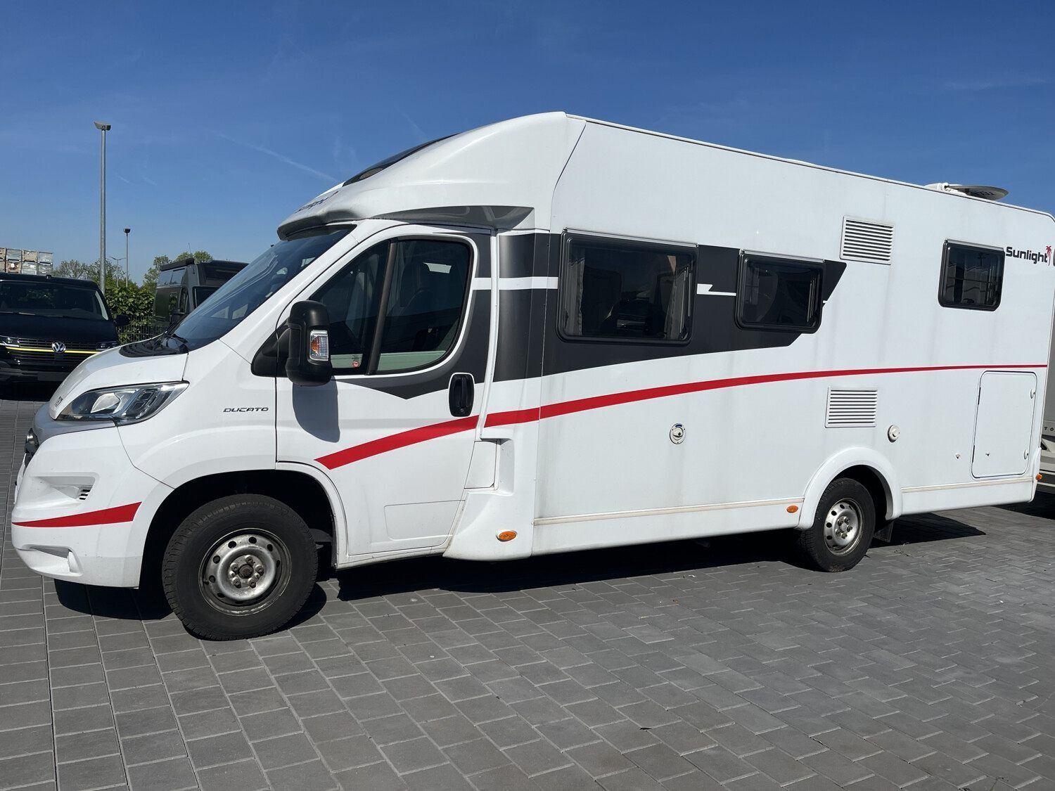 Wohnmobil Fiat Ducato Sunlight 67 T mit 4 Sitzen und 2 Schlafplätzen