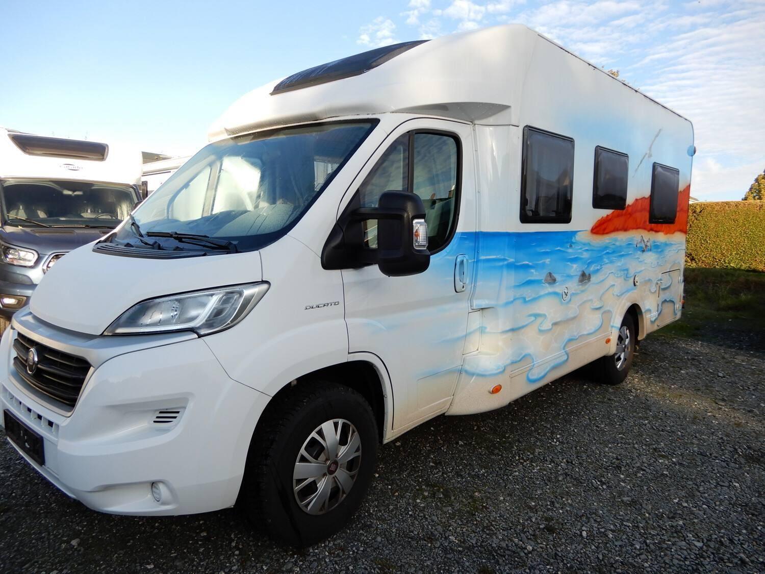 Wohnmobil Fiat Ducato Carado 348 T mit 4 Sitzen und 4 Schlafplätzen