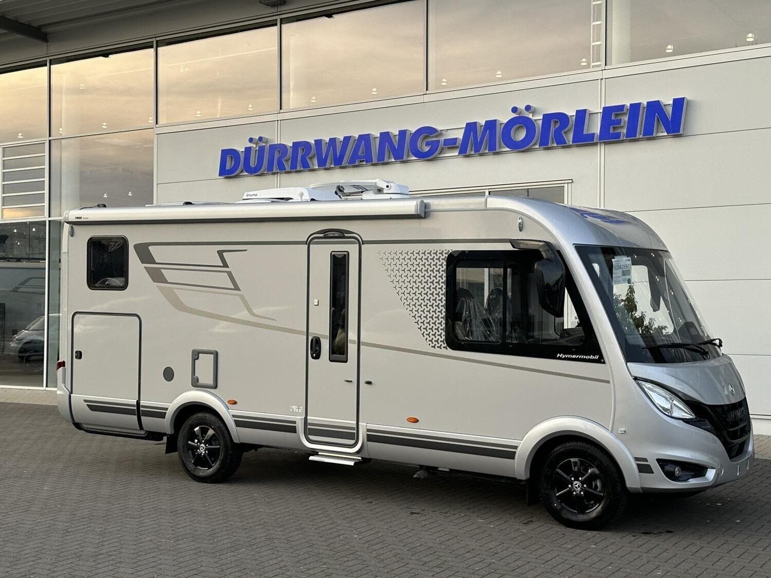 Wohnmobil Hymer 600 B-Klasse MC I mit 3 Sitzen und 4 Schlafplätzen