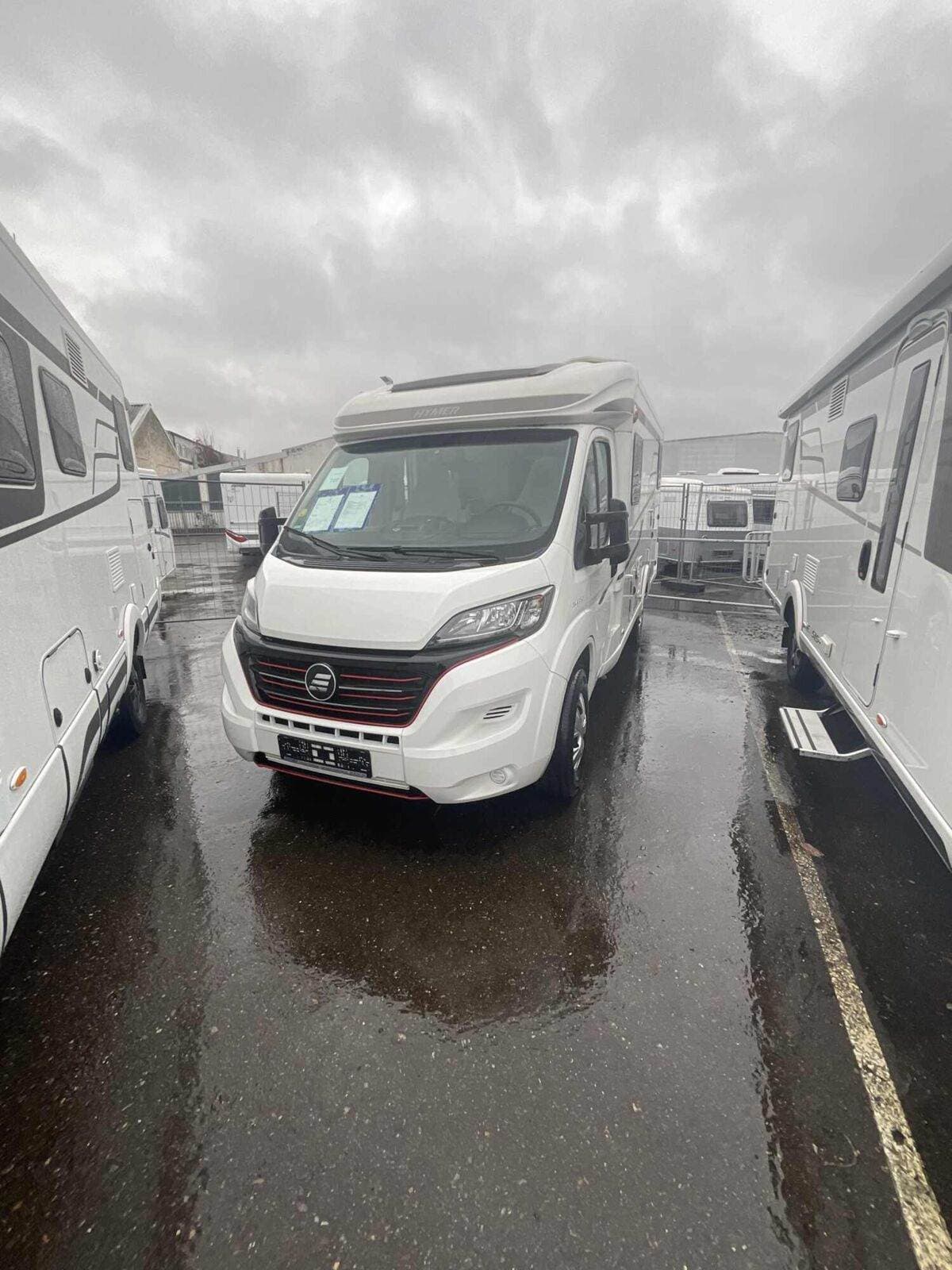 Wohnmobil Fiat Ducato Hymer 474 Exsis-t mit 4 Sitzen und 2 Schlafplätzen