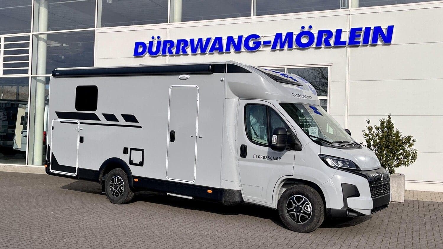 Wohnmobil Crosscamp EXPDN 7.4 D Peugeot mit 4 Sitzen bei Dürrwang GmbH & Co. KG Caravan und Reisemobile Wohnmobil Peugeot Boxer Crosscamp 7.4 D Peugeot EXPDN mit 4 Sitzen und 3 Schlafplätzen