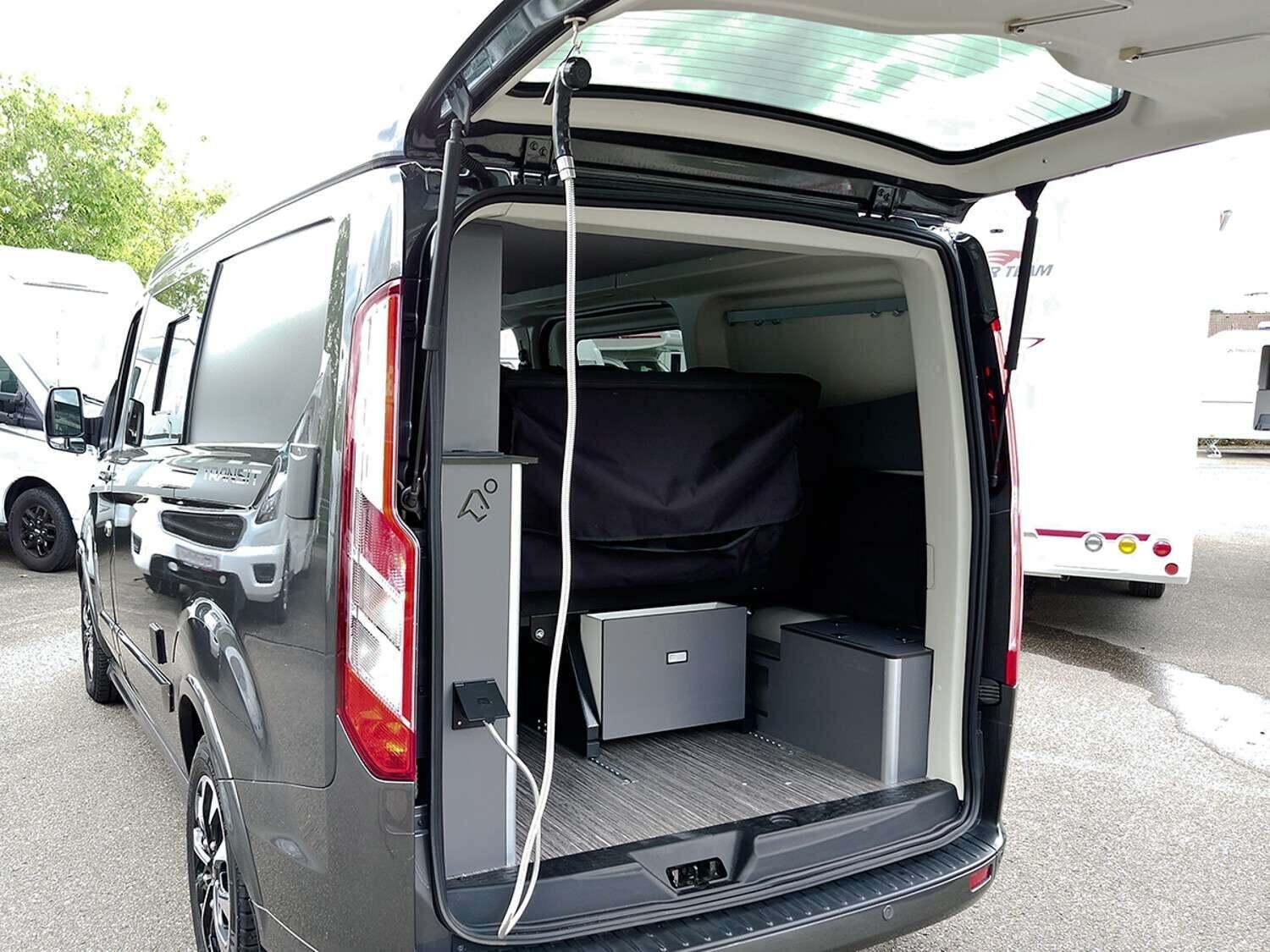 Wohnmobil Ford Transit Custom Panama 10S P mit 5 Sitzen und 4 Schlafplätzen