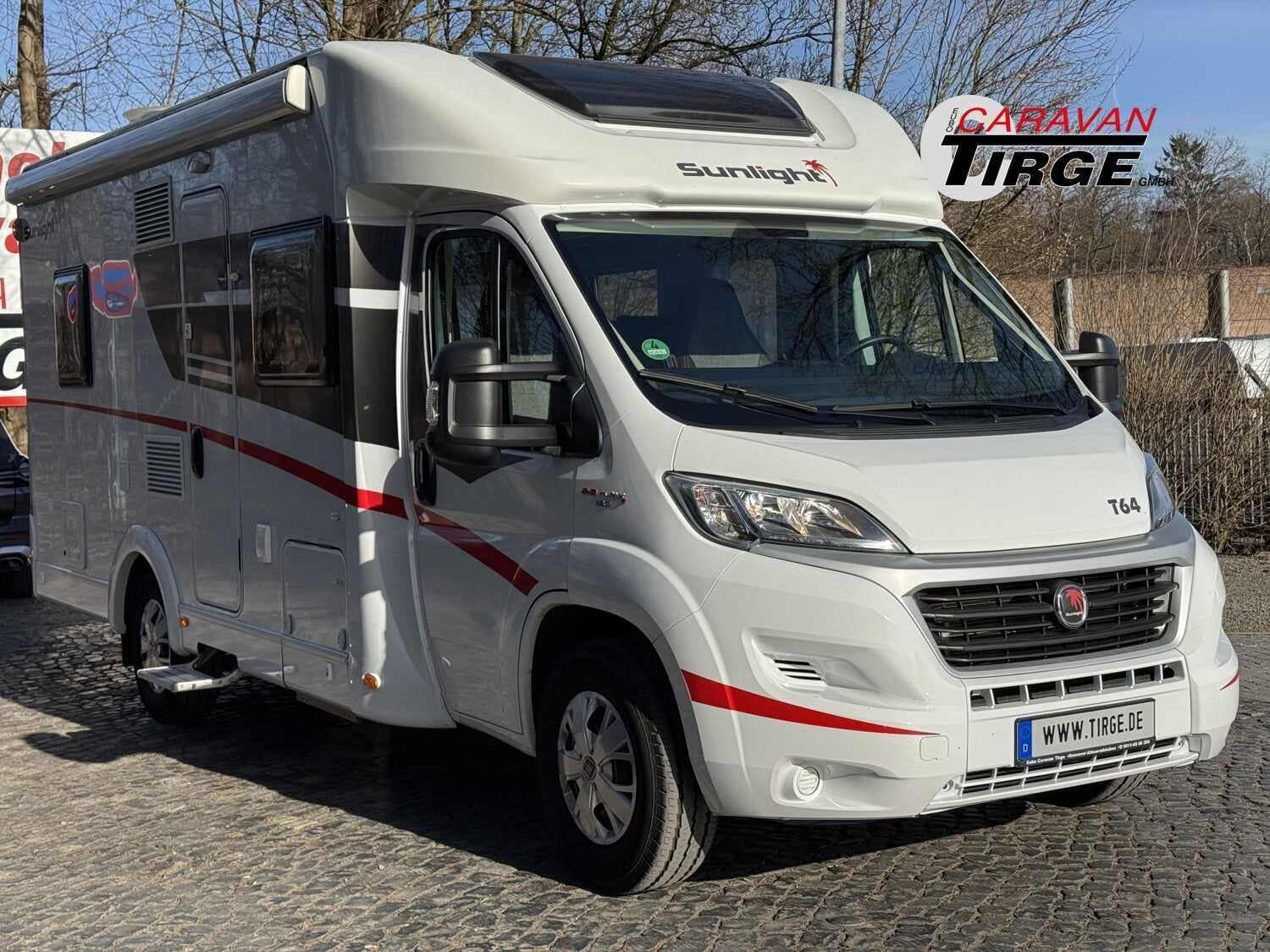 Wohnmobil Fiat Ducato Sunlight 64 T mit 4 Sitzen und 2 Schlafplätzen