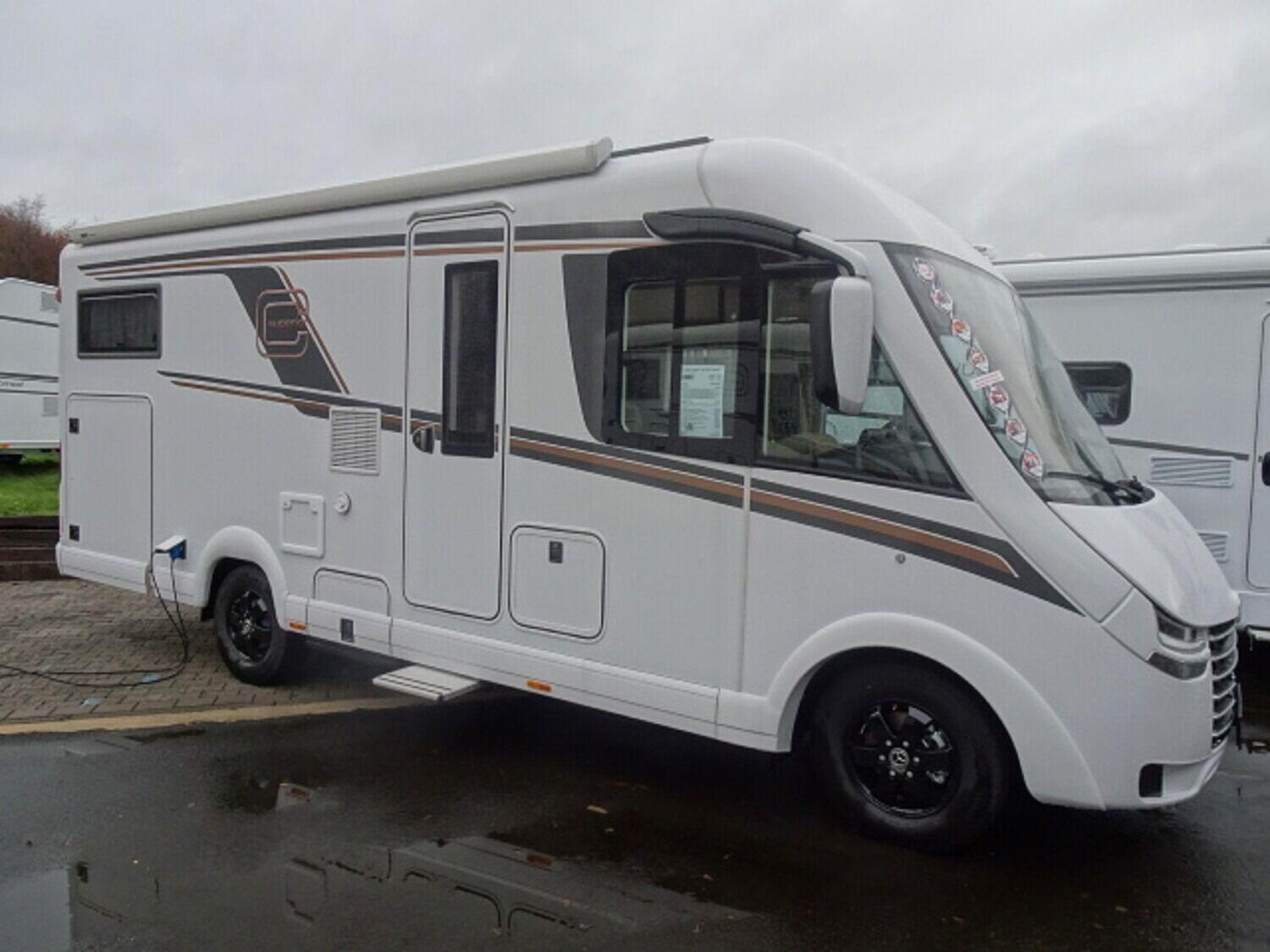 Wohnmobil Carthago 145 RB LE superior c-tourer I mit 3 Sitzen und 4 Schlafplätzen