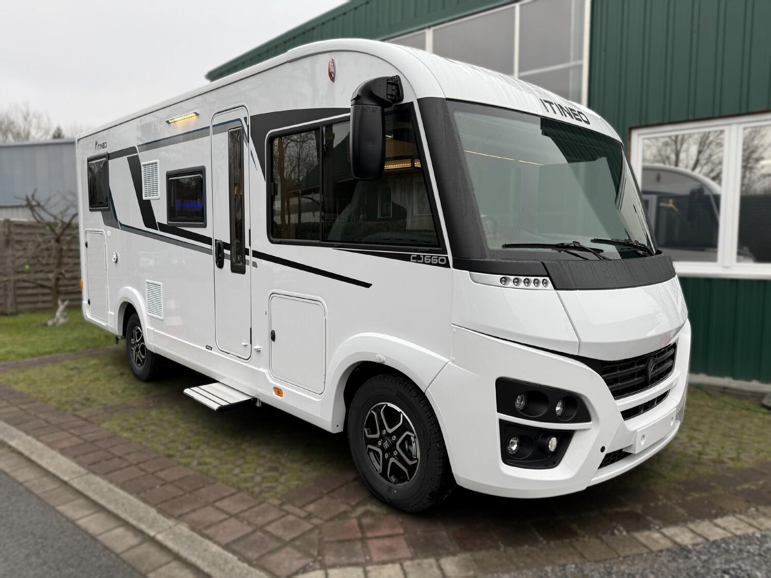 Wohnmobil Fiat Ducato Itineo CJ660 Famili Compact mit 4 Sitzen und 4 Schlafplätzen