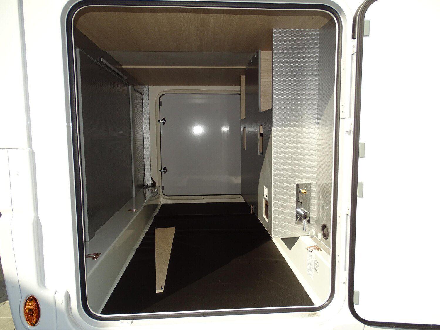 Wohnmobil Rapido 666 F Serie 6F mit 4 Sitzen und 4 Schlafplätzen