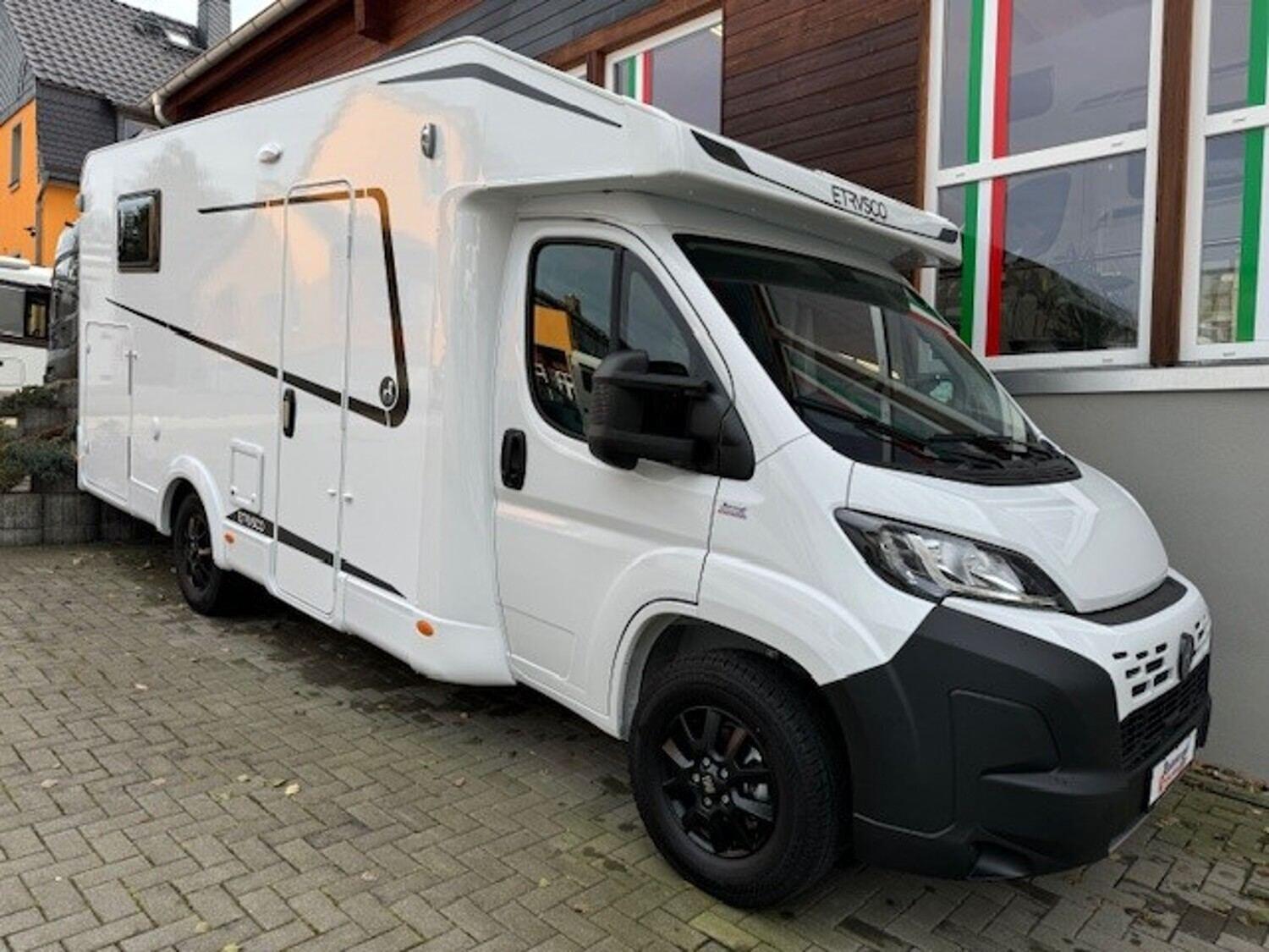 Wohnmobil Fiat Ducato Etrusco 6.9 SB T-Model Base mit 4 Sitzen und 4 Schlafplätzen