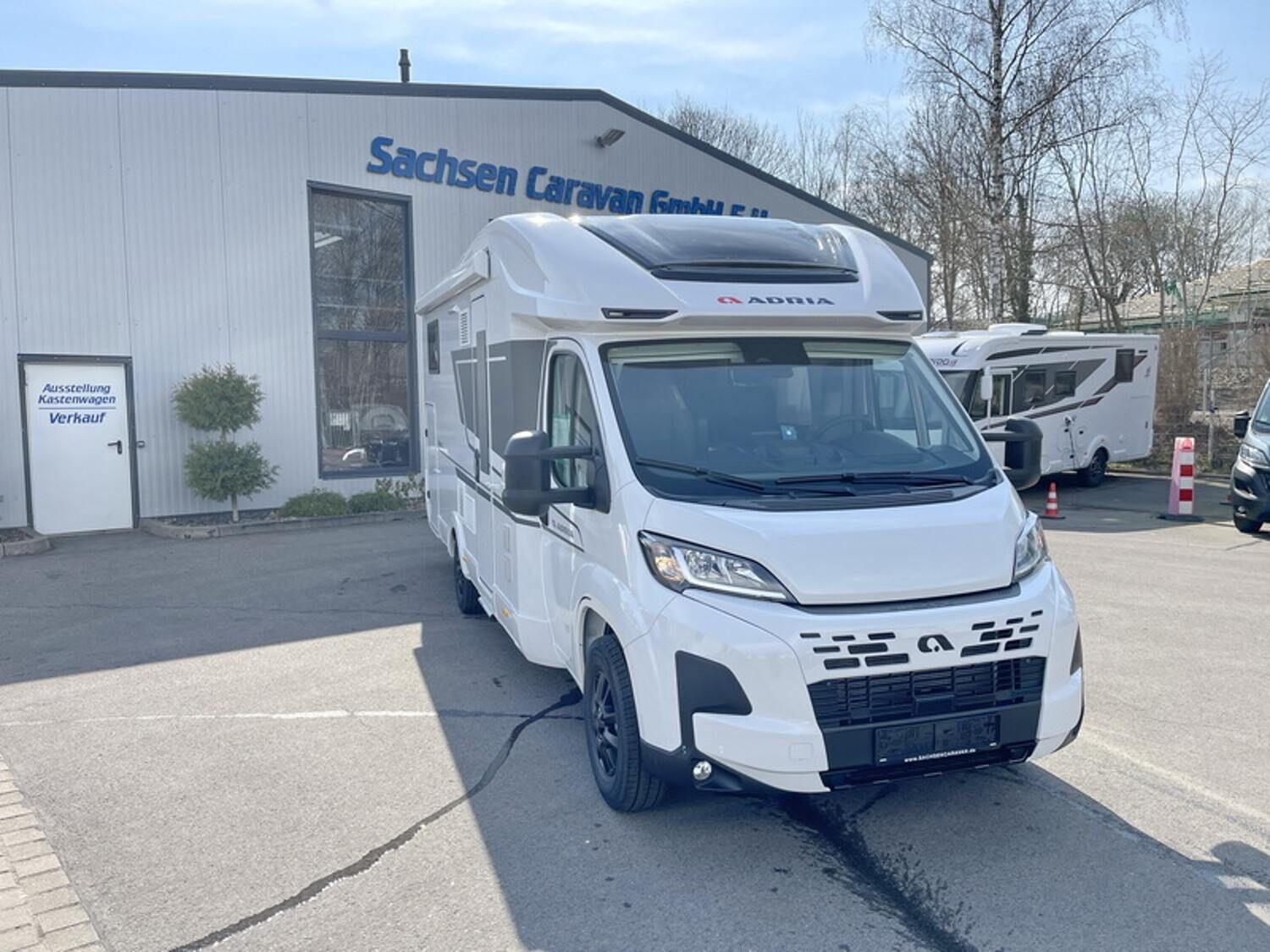 Wohnmobil Fiat Ducato Adria 670 SL ALL IN Matrix Axess mit 4 Sitzen und 3 Schlafplätzen
