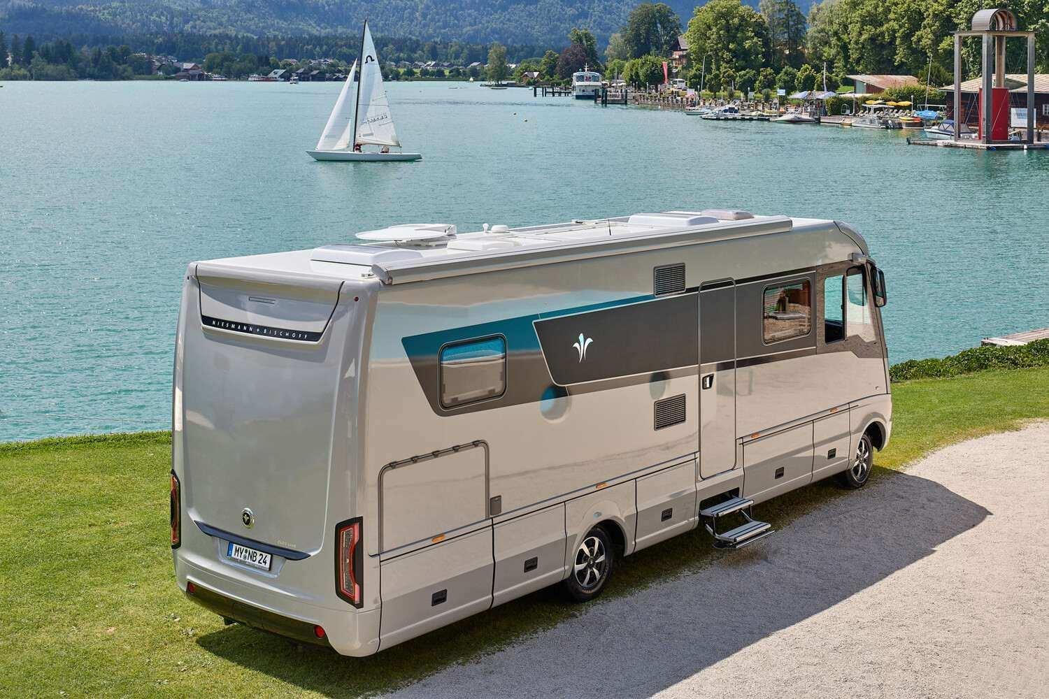 Wohnmobil Iveco Daily Niesmann-Bischoff 920 Flair mit 4 Sitzen und 4 Schlafplätzen