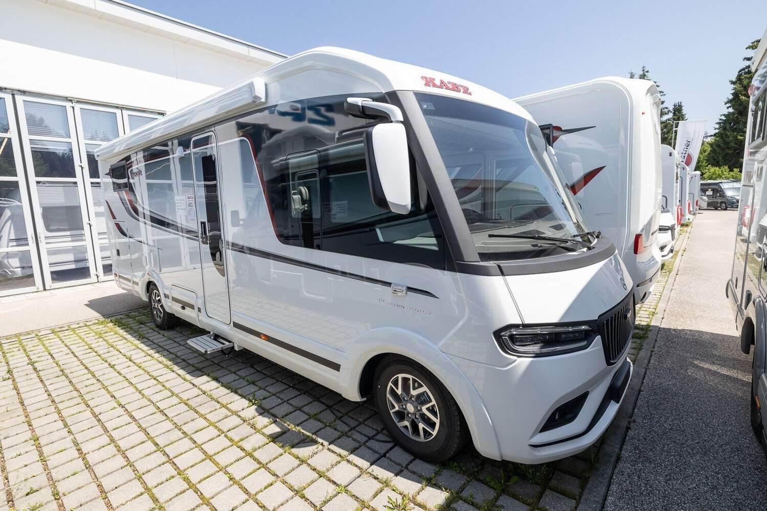 Wohnmobil Kabe i760 LGB Travel Master Crown mit 4 Sitzen und 4 Schlafplätzen