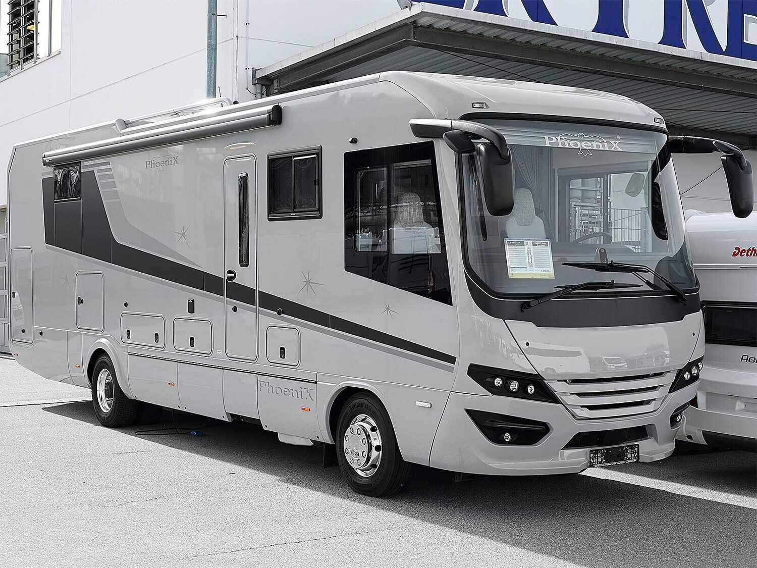 Wohnmobil PhoeniX 10.800 BMAMX Liner mit 4 Sitzen und 4 Schlafplätzen