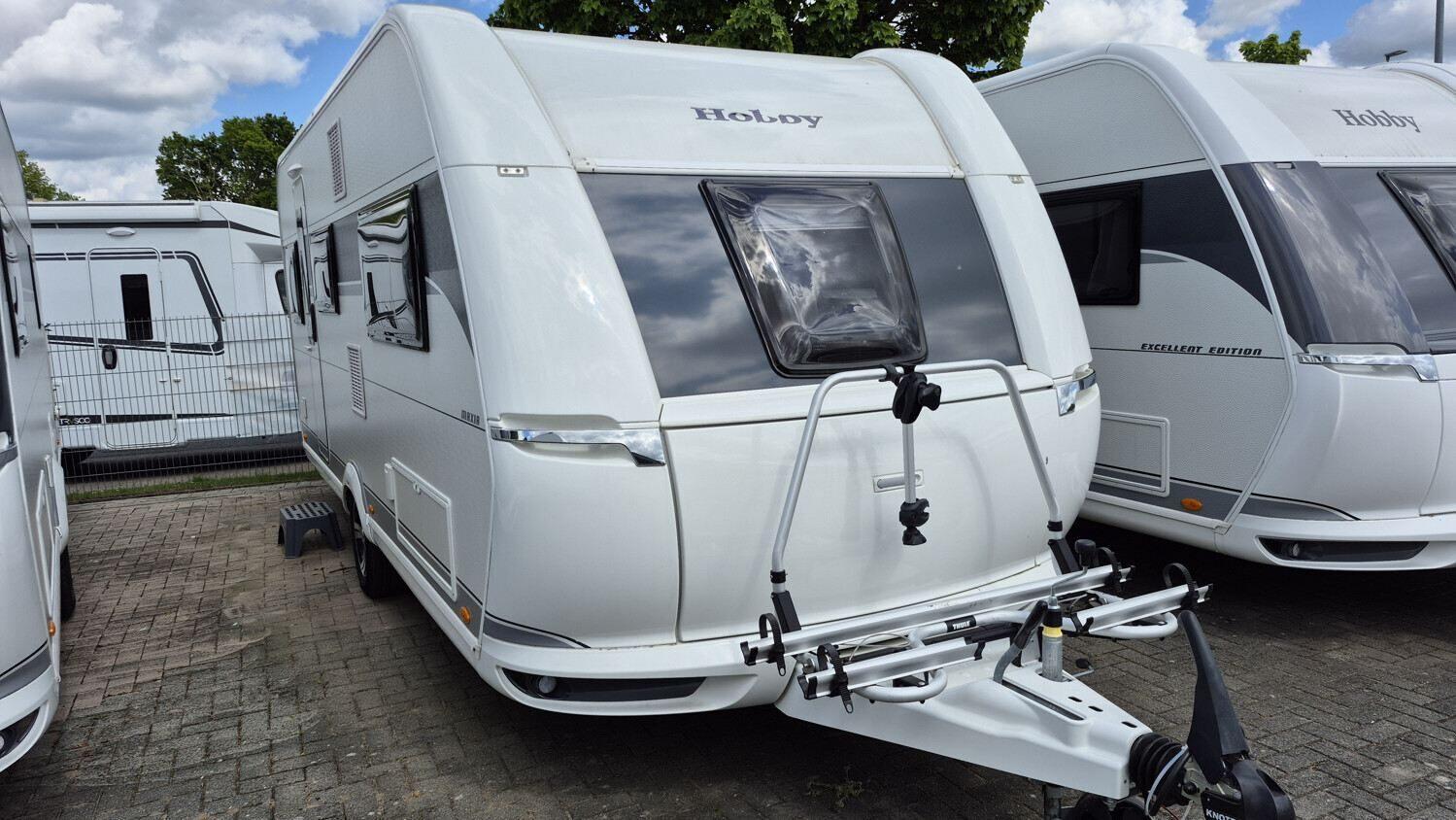 Wohnwagen Hobby 495 UL Maxia mit 4 Sitzen und 4 Schlafplätzen