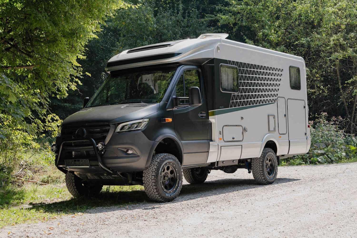Wohnmobil Hymer 580 ML-T mit 4 Sitzen und 3 Schlafplätzen