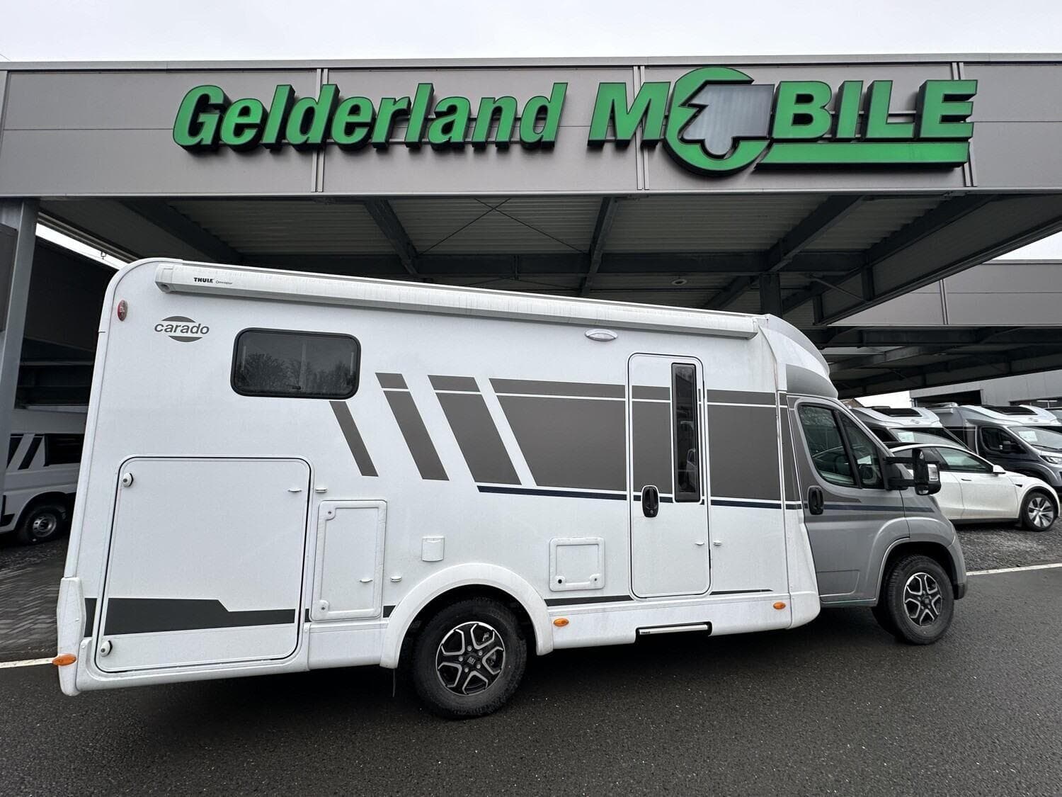 Wohnmobil Fiat Ducato Carado 328 T mit 5 Sitzen und 3 Schlafplätzen
