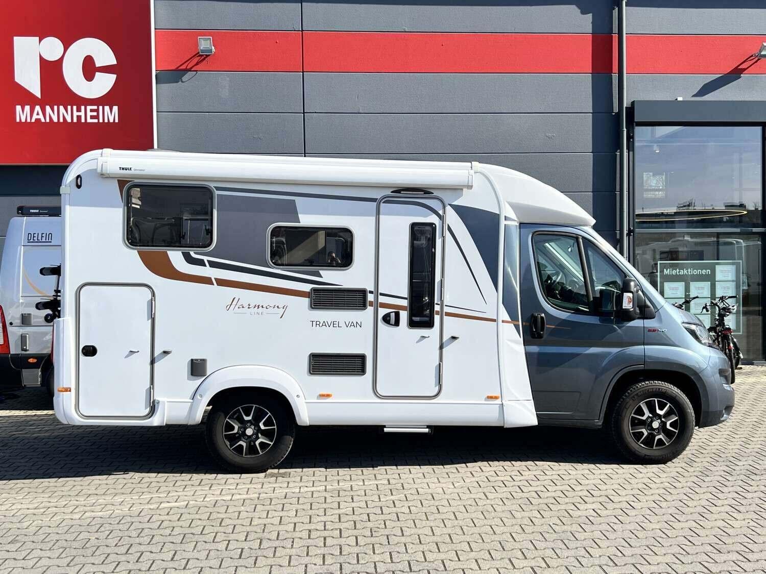 Wohnmobil Fiat Ducato Bürstner t 590 G Travel Van mit 4 Sitzen und 2 Schlafplätzen