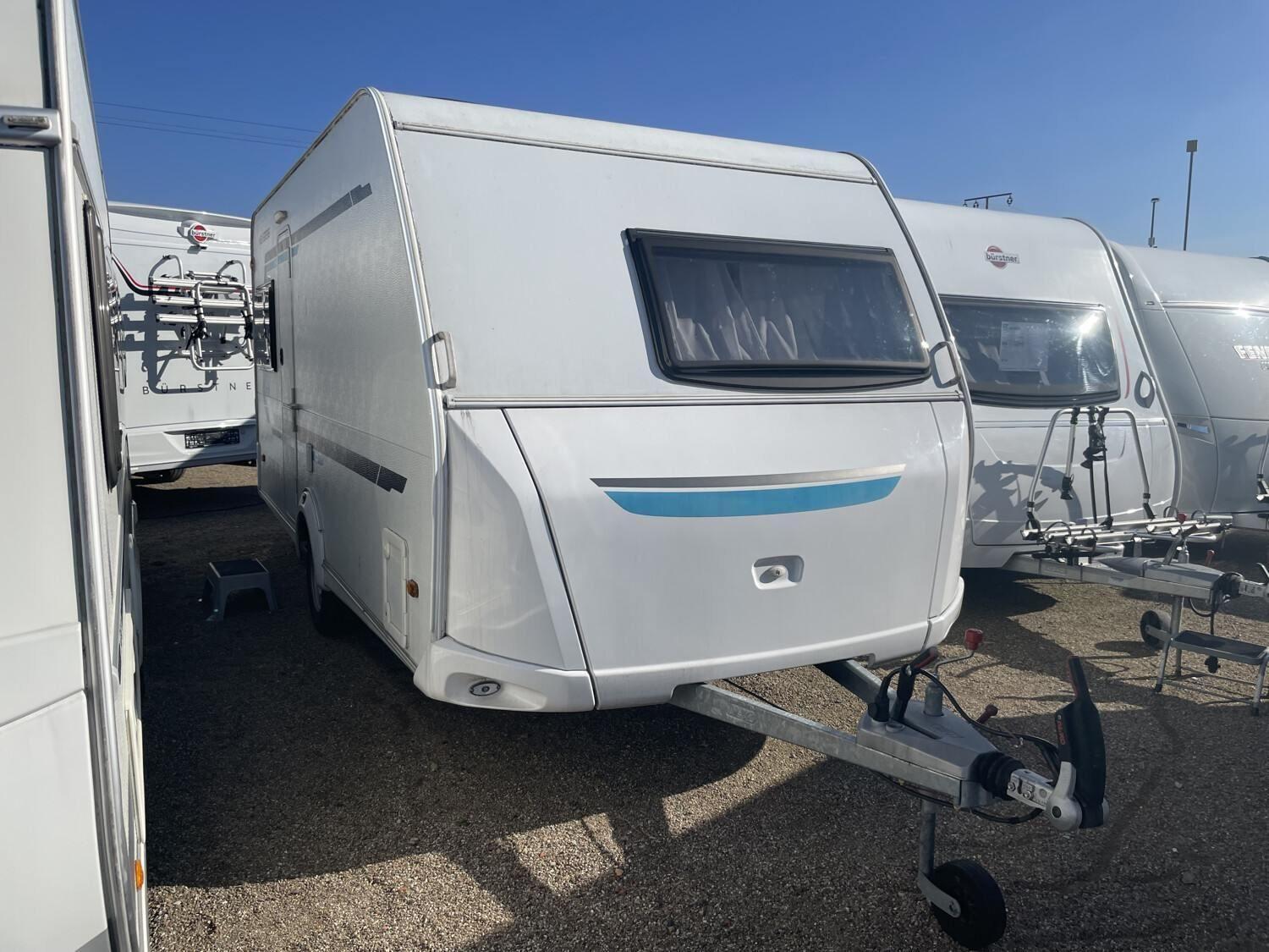 Wohnwagen Weinsberg 450 FU CaraTwo mit 4 Sitzen und 4 Schlafplätzen