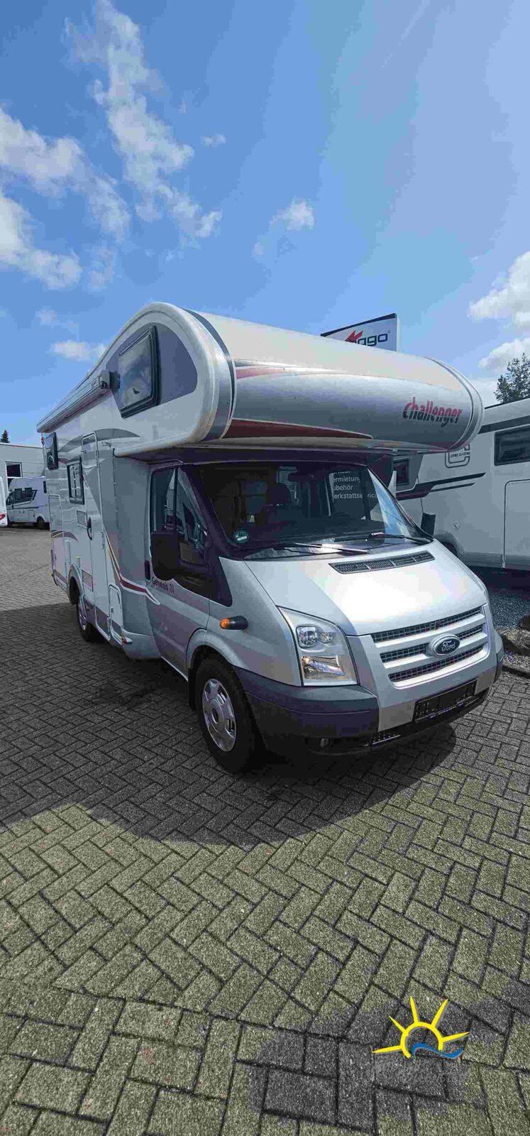 Wohnmobil Ford Transit Challenger 31 Genesis mit 4 Sitzen und 2 Schlafplätzen