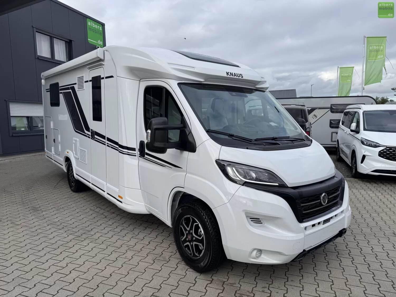Wohnmobil Fiat Ducato Knaus 700 MEG Platinum Selection Sky Ti mit 4 Sitzen und 3 Schlafplätzen