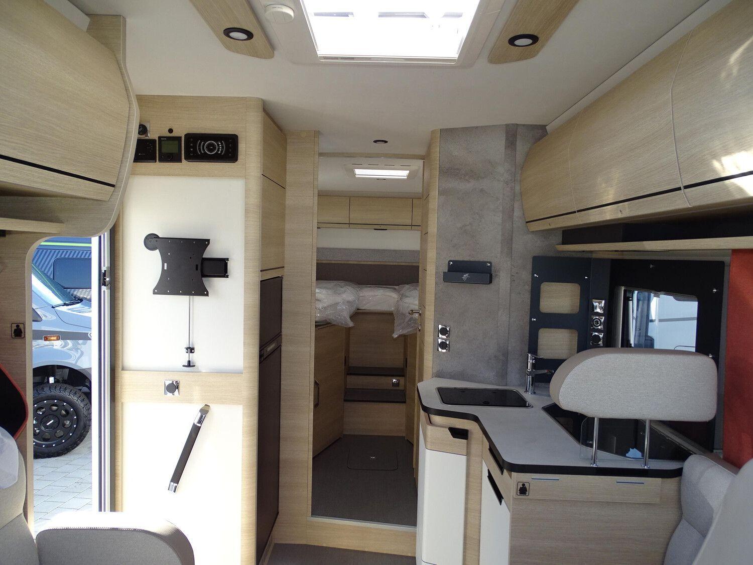 Wohnmobil Rapido 666 F Serie 6F mit 4 Sitzen und 4 Schlafplätzen