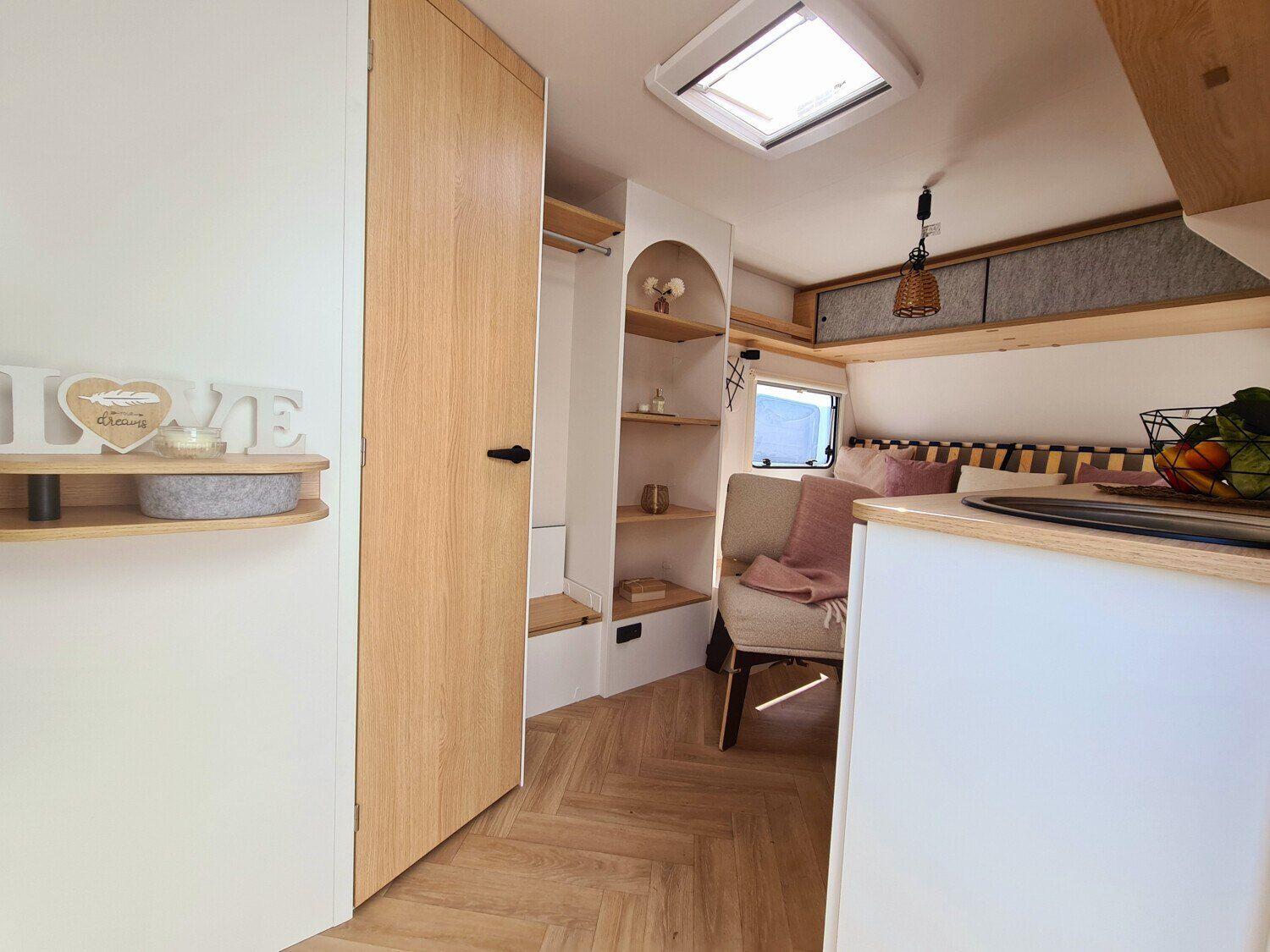 Wohnwagen LMC 470 K e-dero mit 4 Schlafplätzen