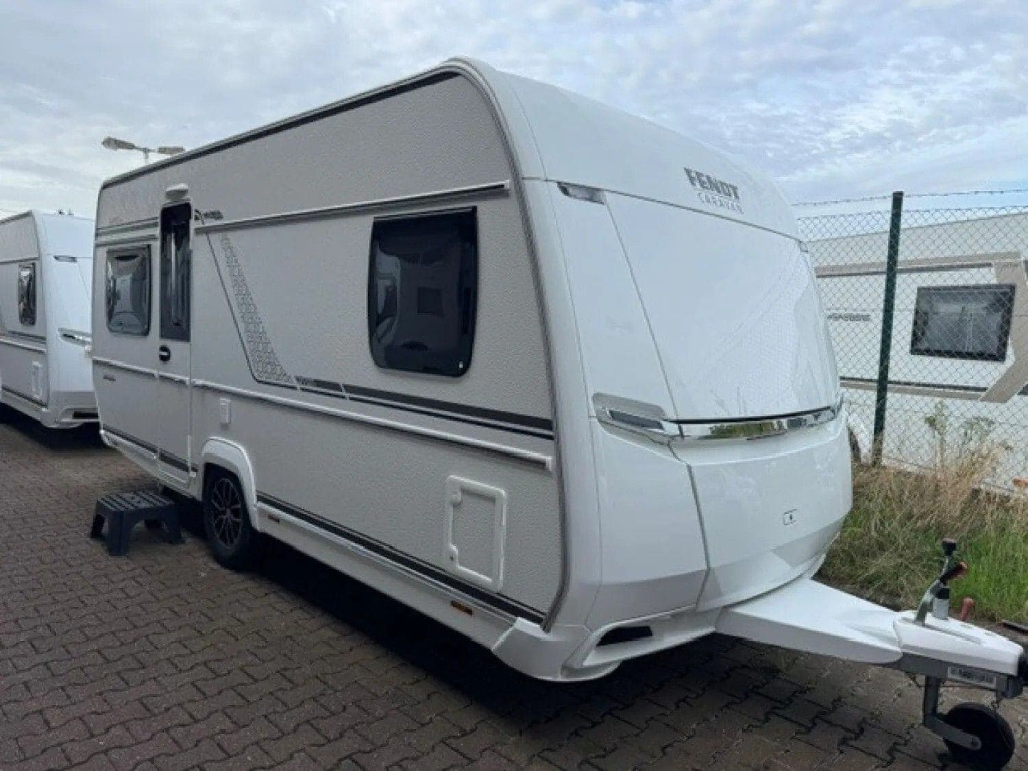 Wohnwagen Fendt 465 SFB Bianco Selection mit 4 Schlafplätzen