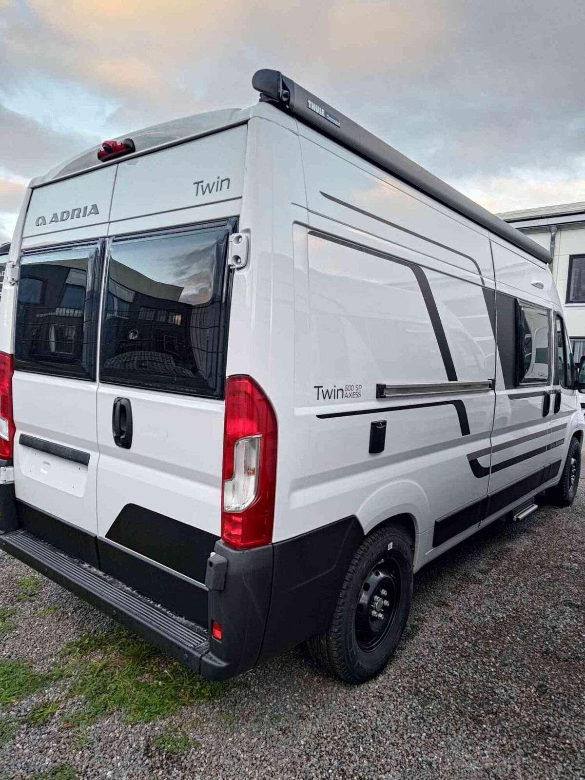 Wohnmobil Citroen Jumper Adria 600 SP Twin ALL-IN mit 4 Sitzen und 2 Schlafplätzen