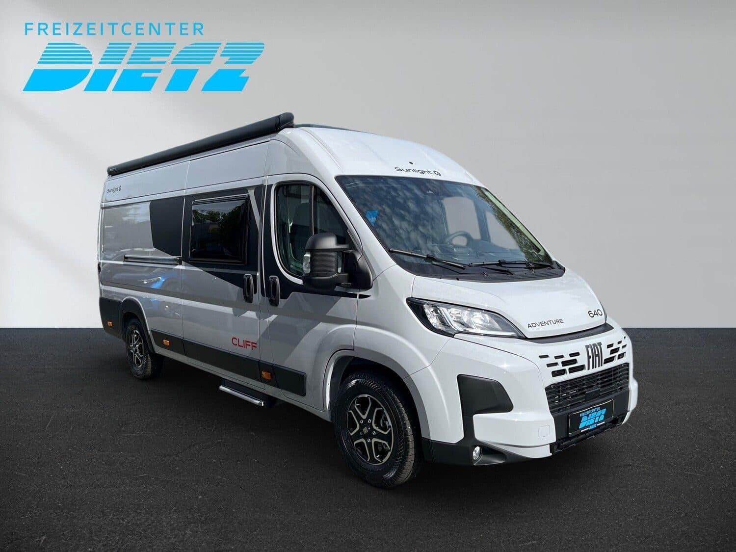 Wohnmobil Sunlight Adventure Cliff 640 mit 4 Sitzen bei Autohaus Dietz OHG Wohnmobil Fiat Ducato Sunlight 640 Adventure Cliff mit 4 Sitzen und 2 Schlafplätzen