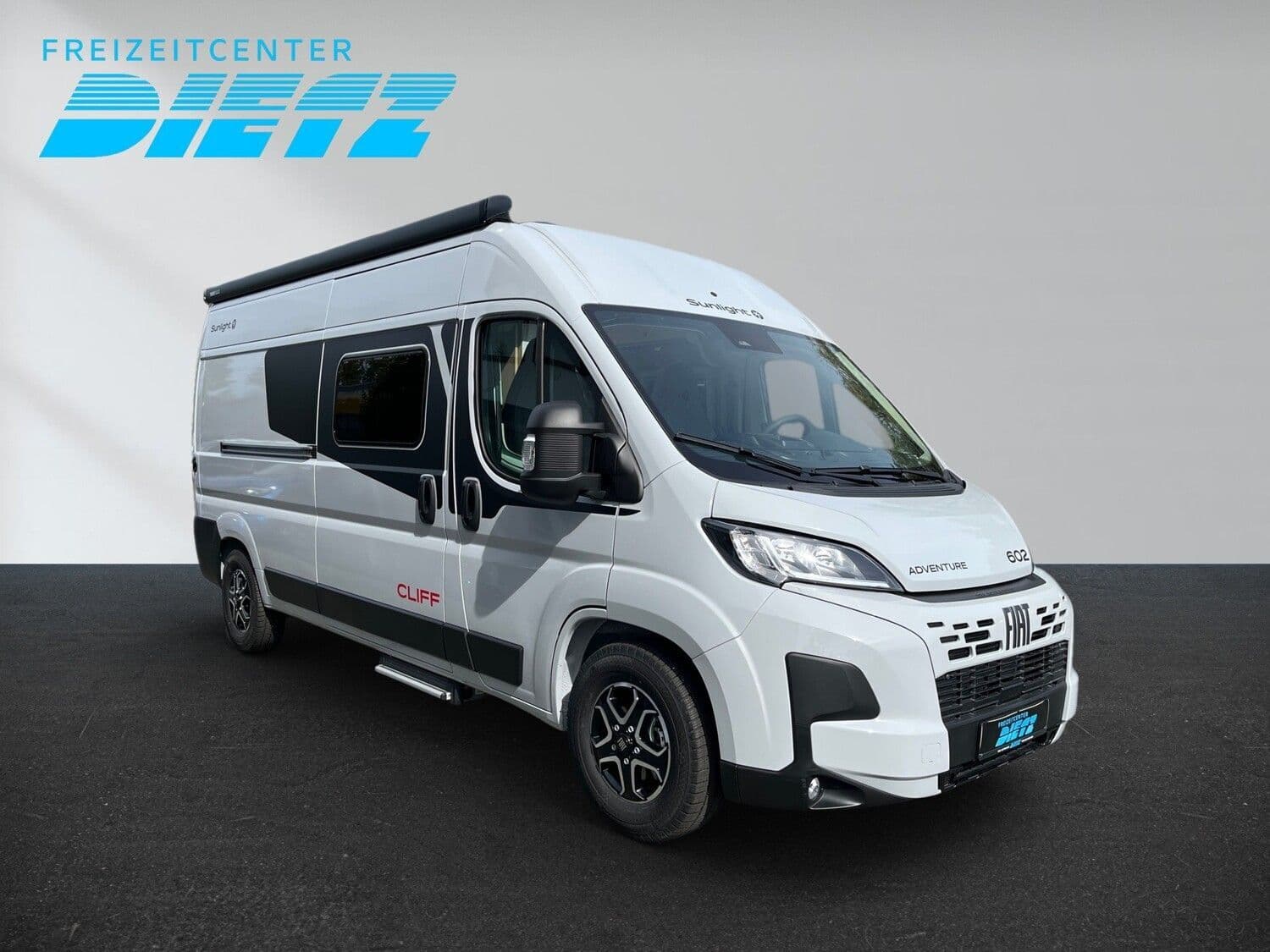 Wohnmobil Sunlight Adventure Cliff 602 mit 4 Sitzen bei Autohaus Dietz OHG Wohnmobil Fiat Ducato Sunlight 602 Adventure Cliff mit 4 Sitzen und 2 Schlafplätzen