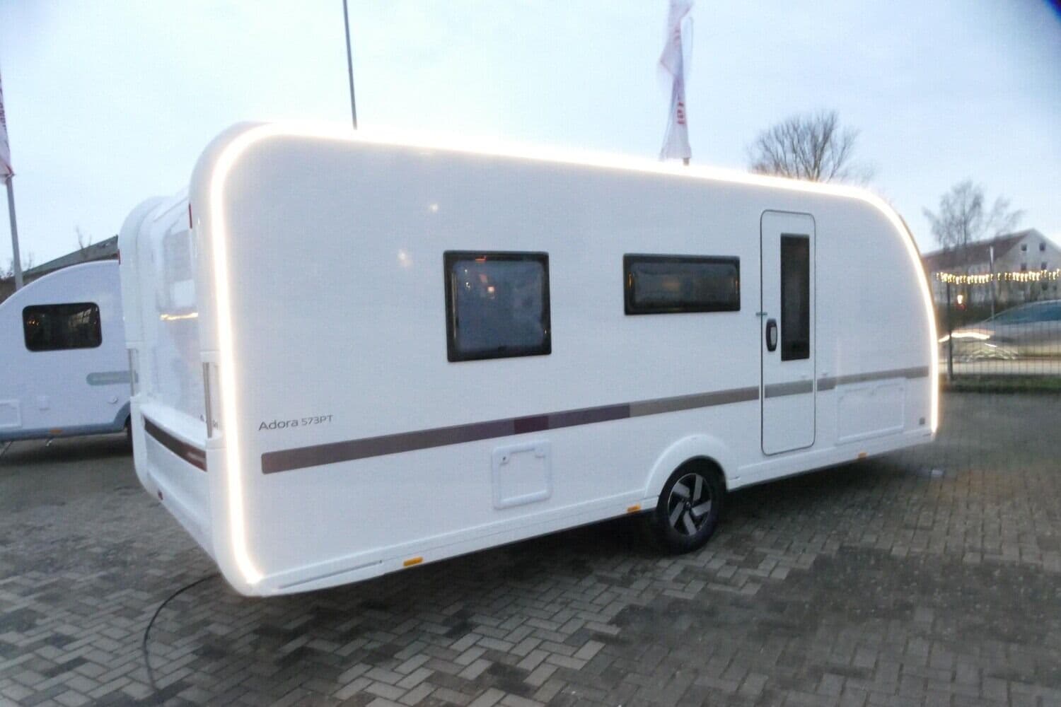 Wohnwagen Adria Adora 573 PT bei Caravancenter Jörg Dornbrack Wohnwagen Adria 573 PT Adora mit 2 Schlafplätzen