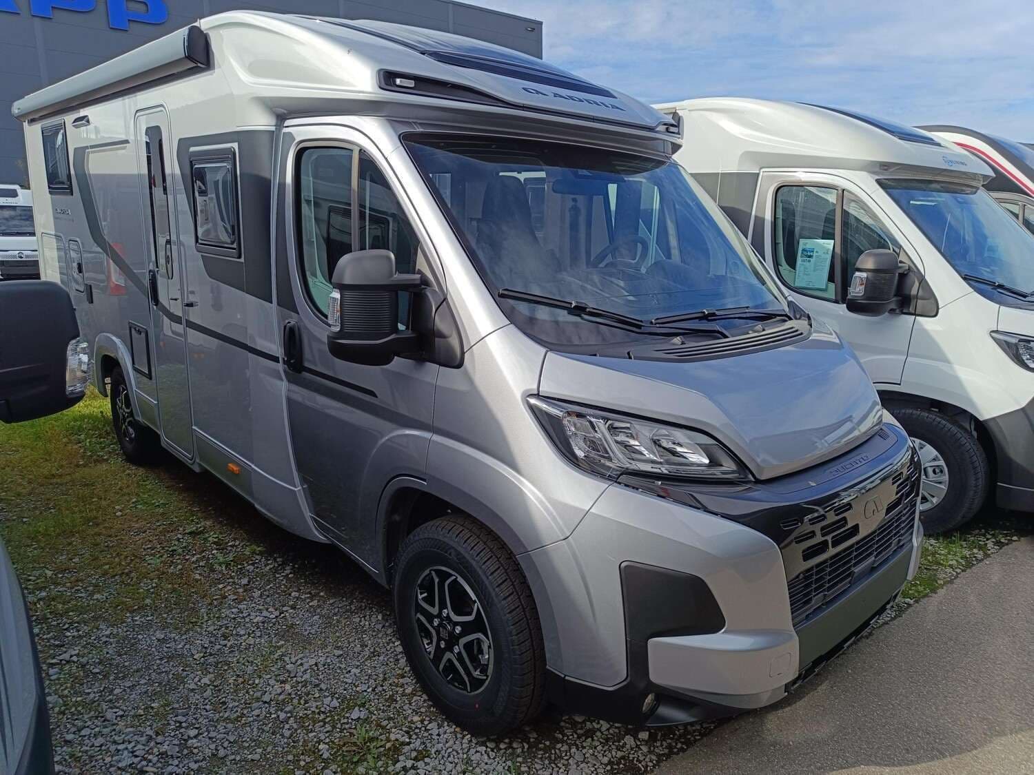 Wohnmobil Adria Compact Supreme DL mit 4 Sitzen bei Dietle GmbH Wohnmobil Fiat Ducato Adria DL Compact Supreme mit 4 Sitzen und 2 Schlafplätzen