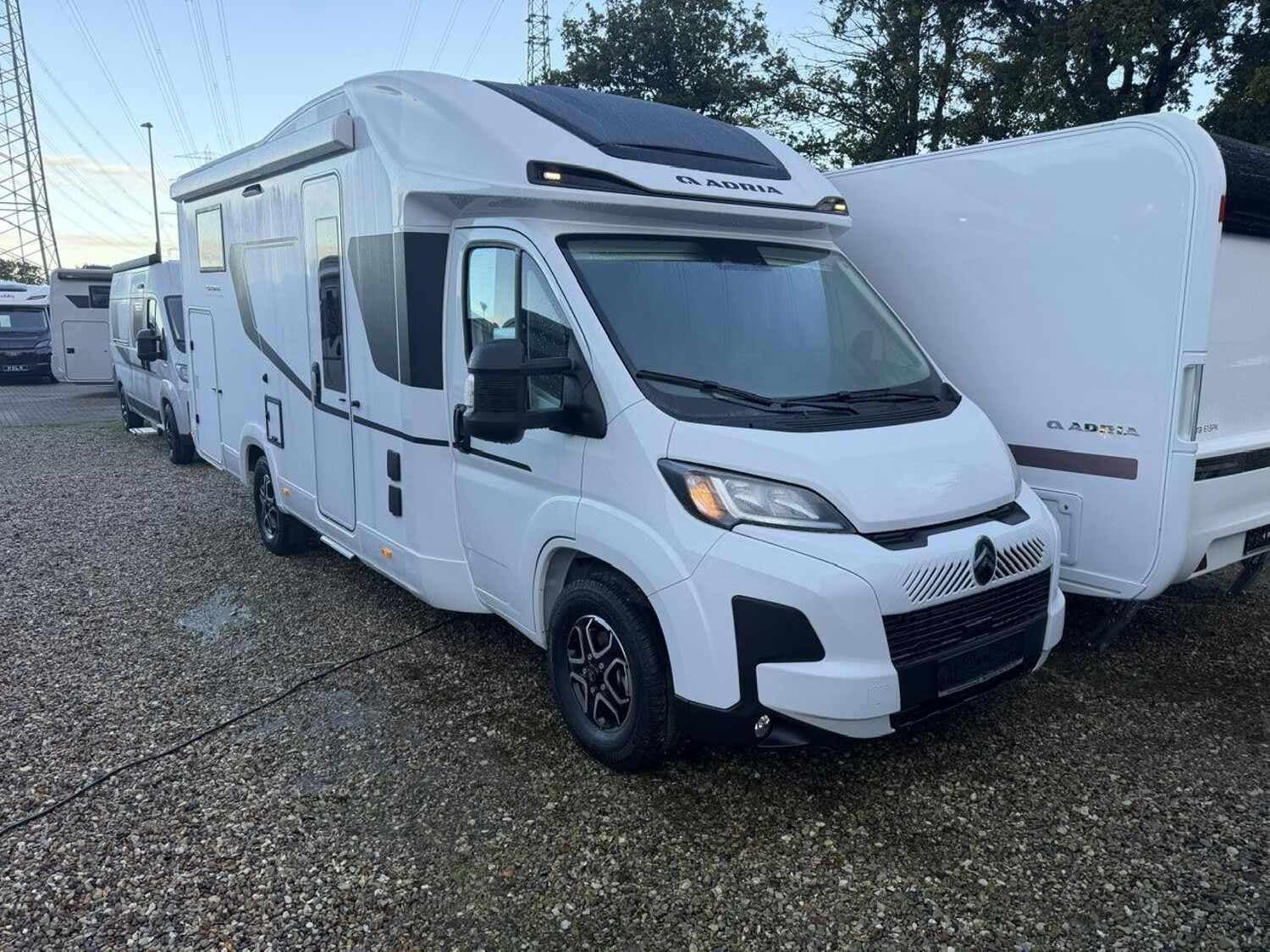 Wohnmobil Adria Coral Select 650 DL mit 4 Sitzen bei ms caravaning KG Wohnmobil Citroen Jumper Adria 650 DL Coral Select mit 4 Sitzen und 3 Schlafplätzen