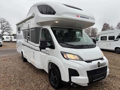 Adria Coral XL Select 660 SL