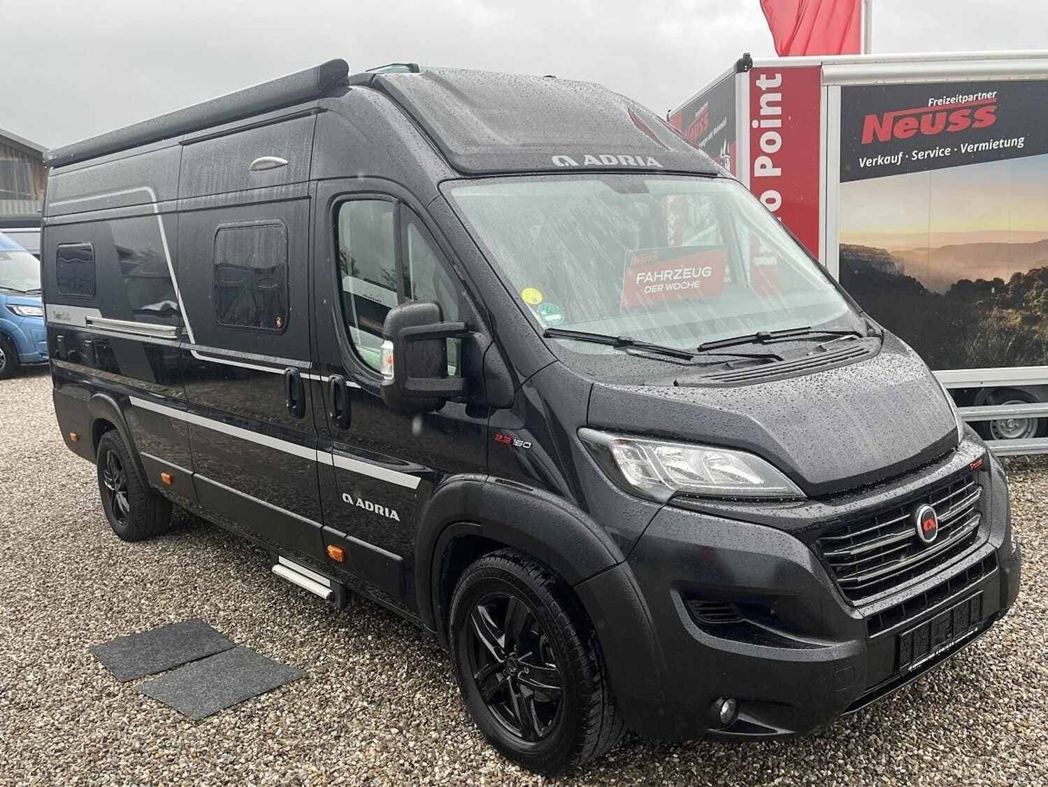 Wohnmobil Adria Twin Supreme 640 SLB mit 4 Sitzen bei Neuss Camping / Neuss GmbH Wohnmobil Fiat Ducato Adria 640 SLB Twin Supreme mit 4 Sitzen und 2 Schlafplätzen