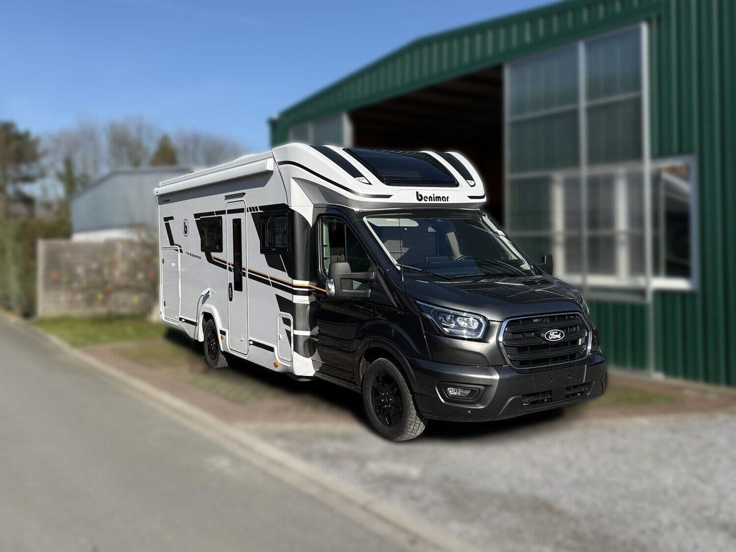 Wohnmobil Benimar Tessoro T444 mit 5 Sitzen bei Hartmann GmbH Wohnmobil Ford Transit Benimar T444 Tessoro mit 5 Sitzen und 5 Schlafplätzen