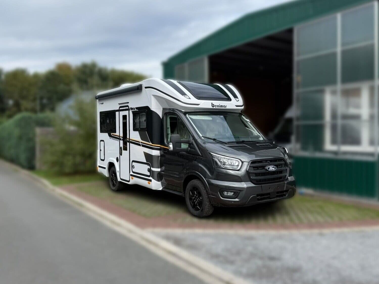 Wohnmobil Benimar Tessoro T481 mit 4 Sitzen bei Hartmann GmbH Wohnmobil Ford Transit Benimar T481 Tessoro mit 4 Sitzen und 4 Schlafplätzen